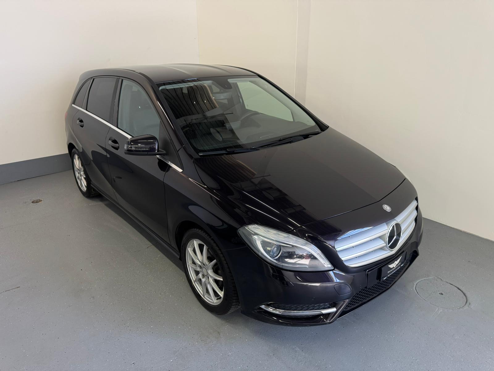 MERCEDES-BENZ B 180 7G-DCT