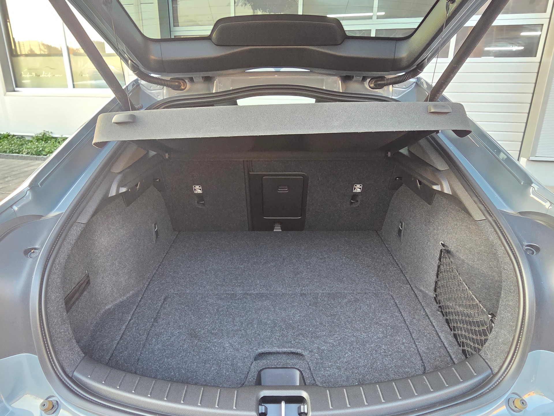 POLESTAR Polestar 2 Long Range Dual 78 kWh MY23 * PERFORMANCE FELGEN -PLUS PAKET -KEYLESS -HARMAN KARDON -GARANTIE BIS 05.2030-image-24