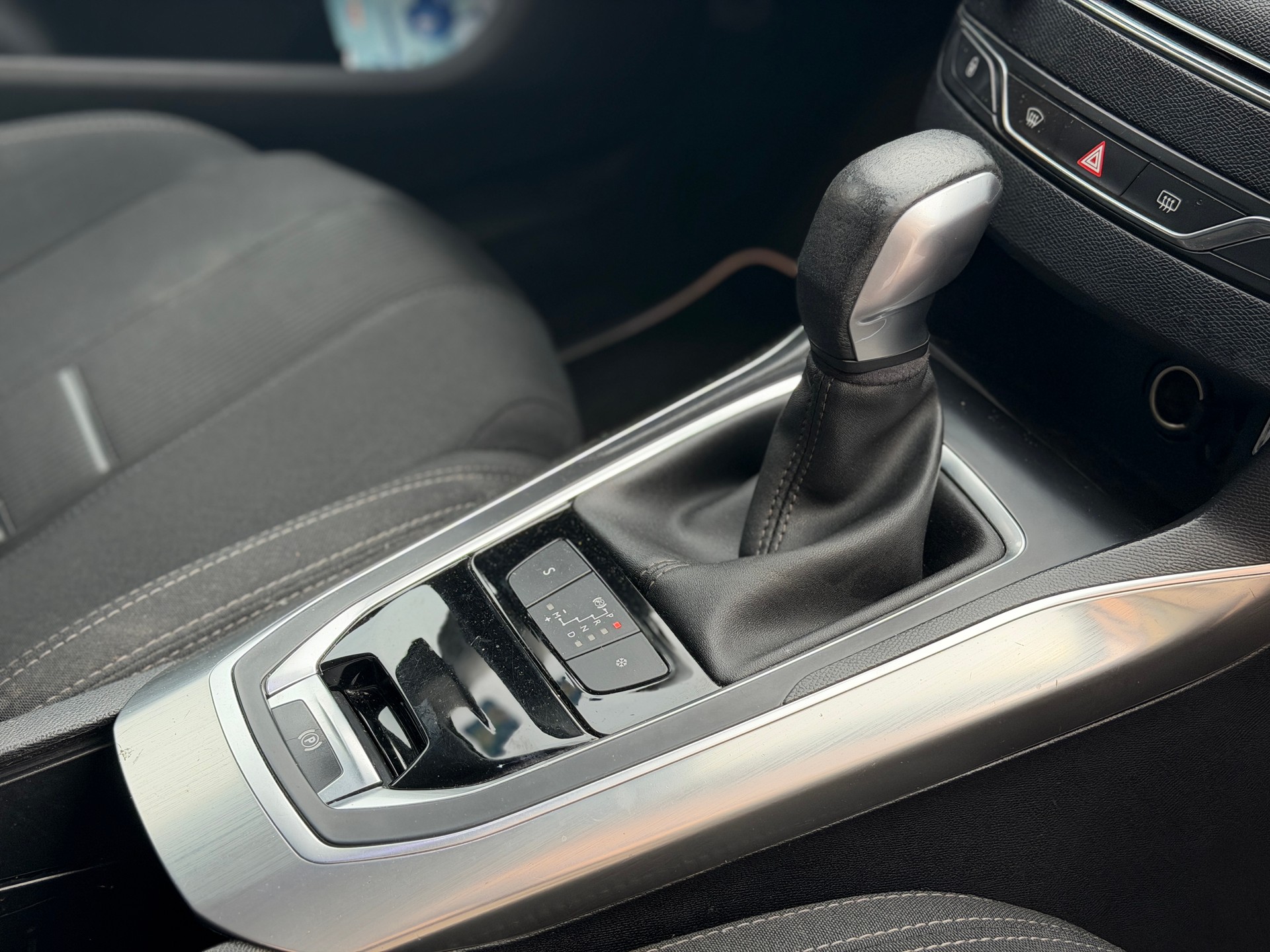 PEUGEOT 308 2.0 BlueHDI Active Automatic-image-30