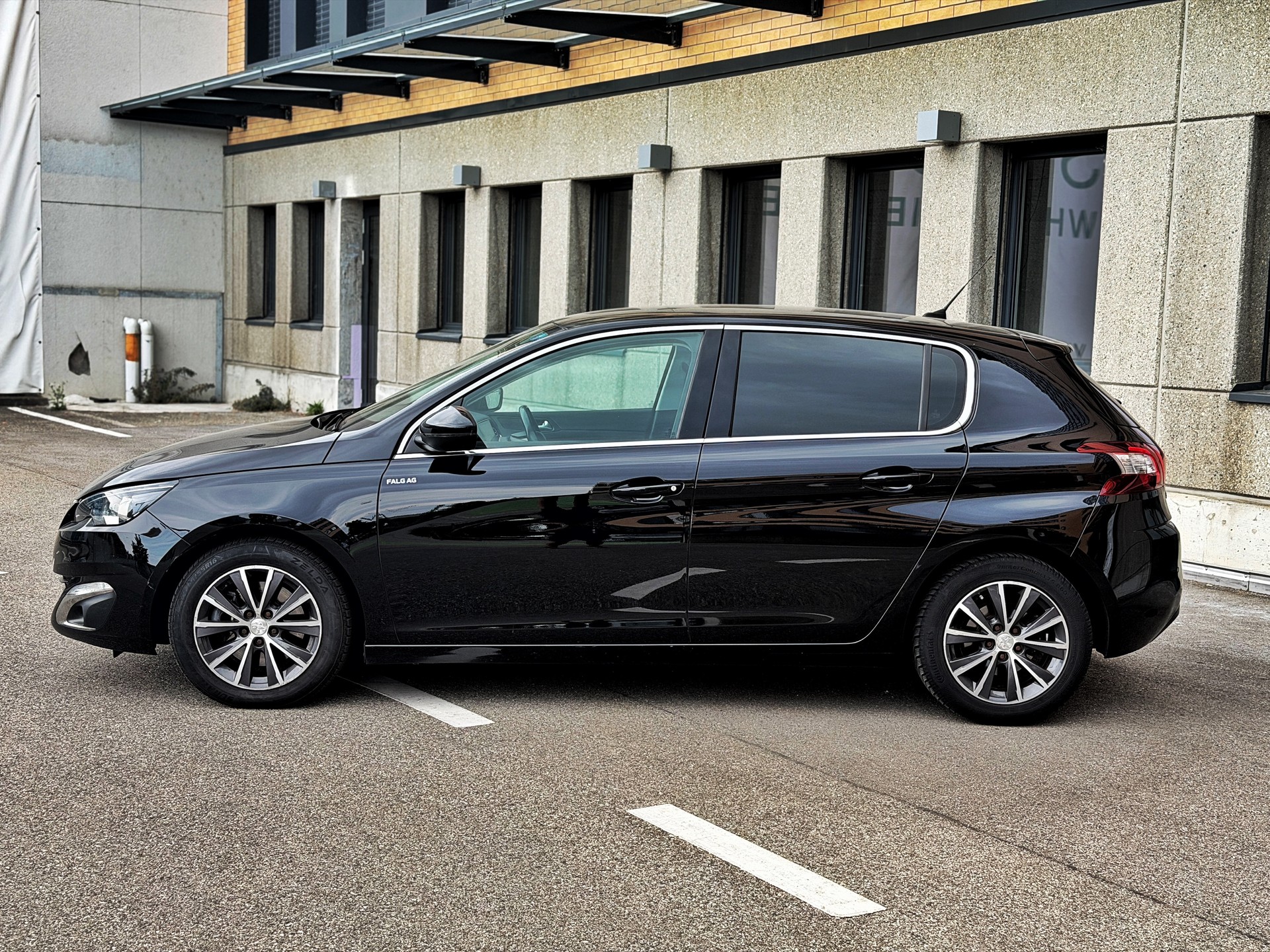 PEUGEOT 308 2.0 BlueHDI Active Automatic-showroom-element-1
