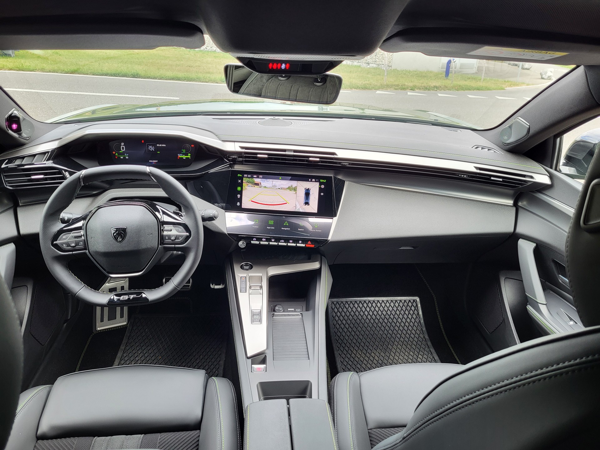 PEUGEOT 408 1.2 Hybrid 145 GT Exclusive-image-7