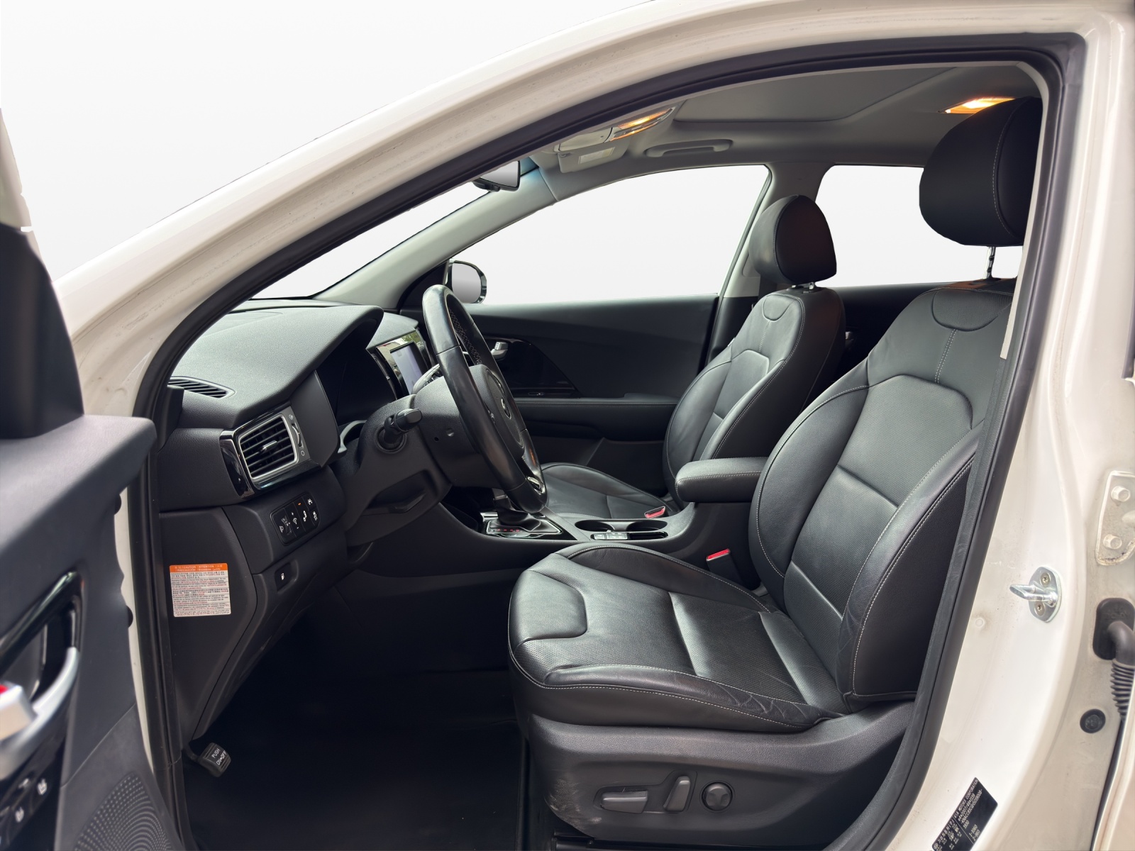 KIA Niro 1.6GDi Hybrid Style DCT-image-8