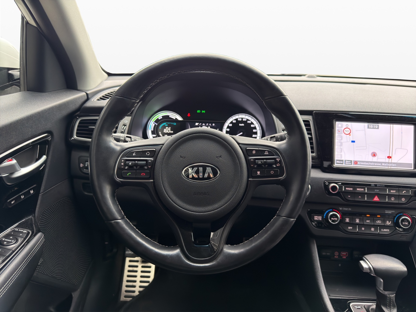 KIA Niro 1.6GDi Hybrid Style DCT-image-10