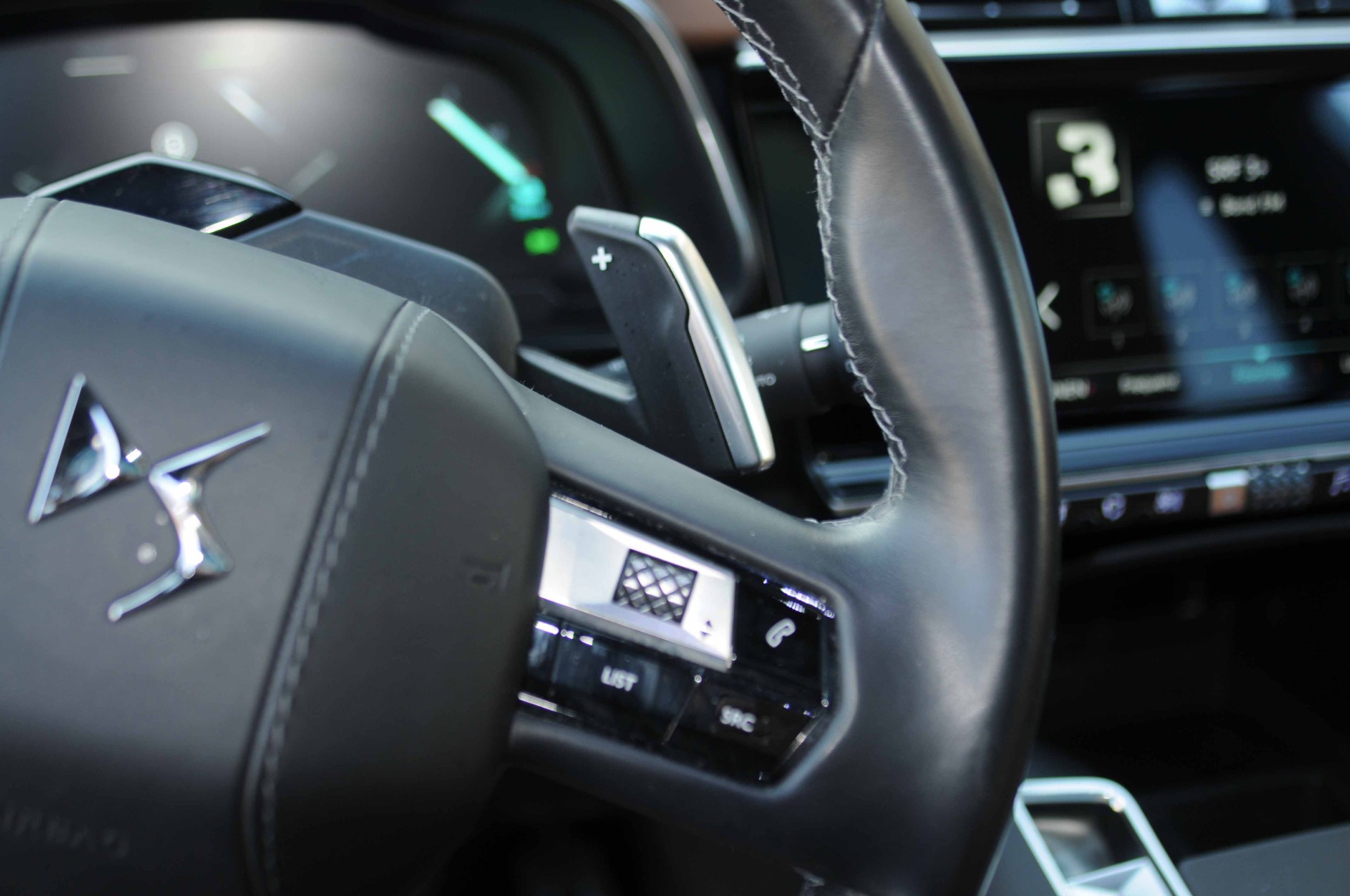 DS AUTOMOBILES DS 7 Crossback E-Tense 300 OPERA-image-18