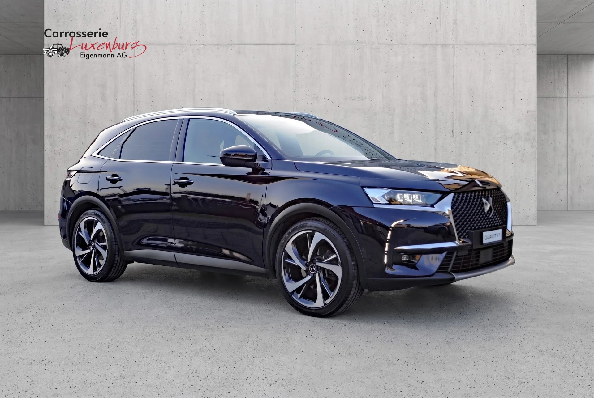 DS AUTOMOBILES DS 7 Crossback E-Tense 300 OPERA-showroom-element-1