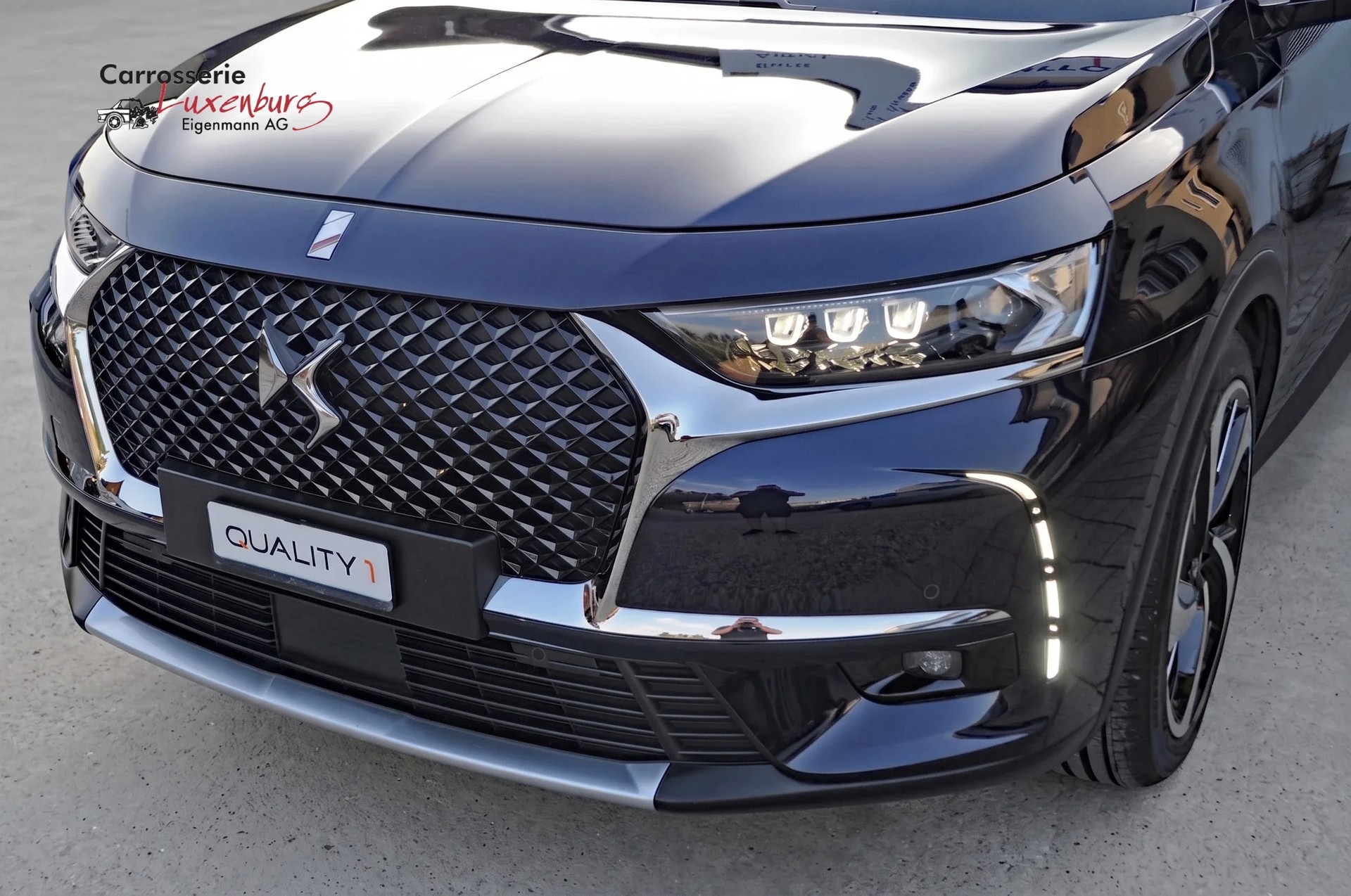 DS AUTOMOBILES DS 7 Crossback E-Tense 300 OPERA-showroom-element-2