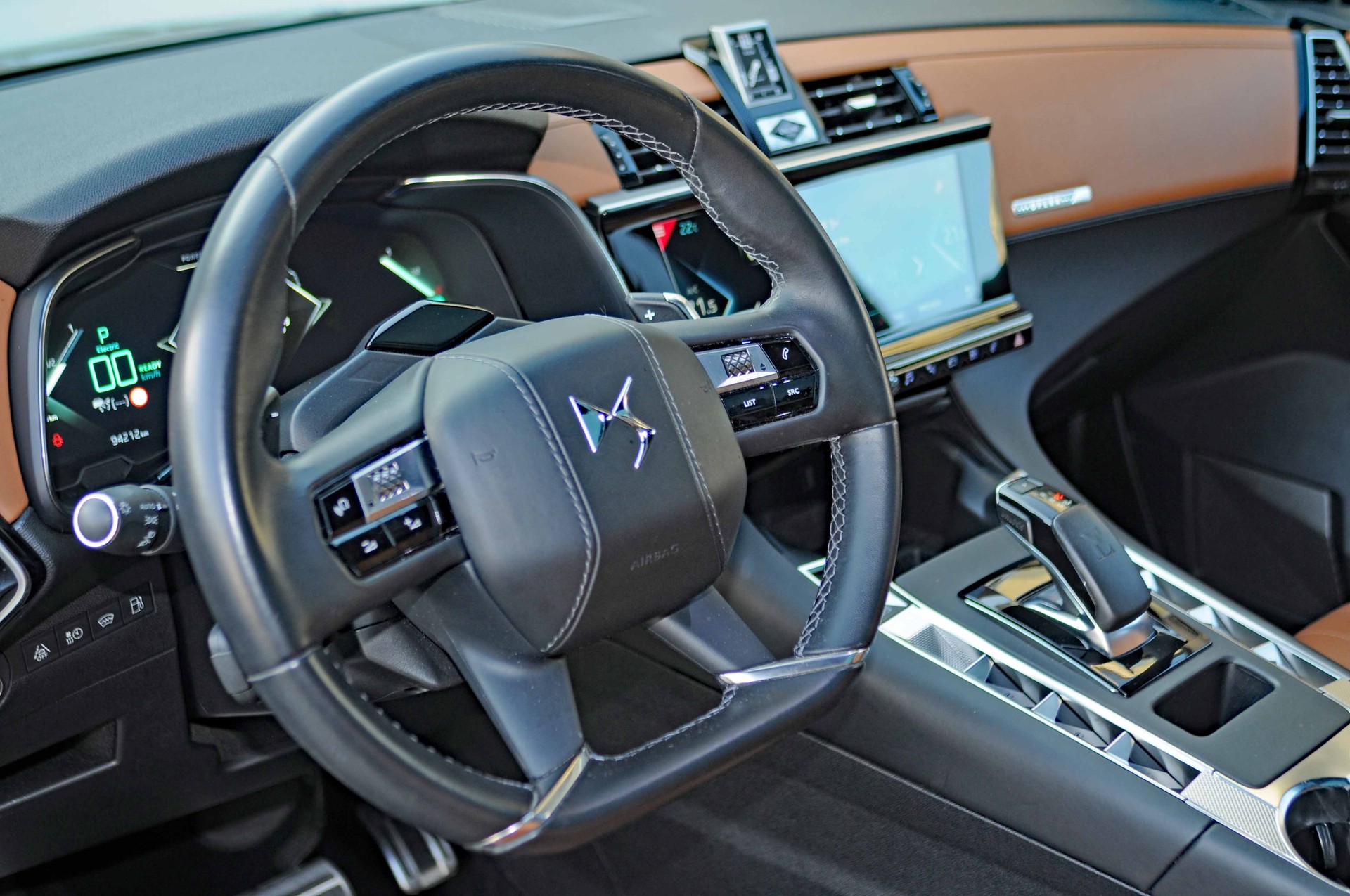 DS AUTOMOBILES DS 7 Crossback E-Tense 300 OPERA-image-21
