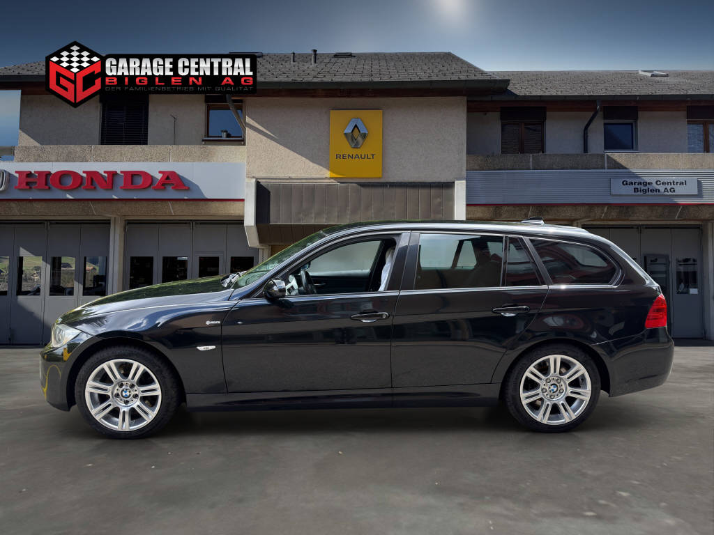 BMW 335i xDrive Touring-showroom-element-2