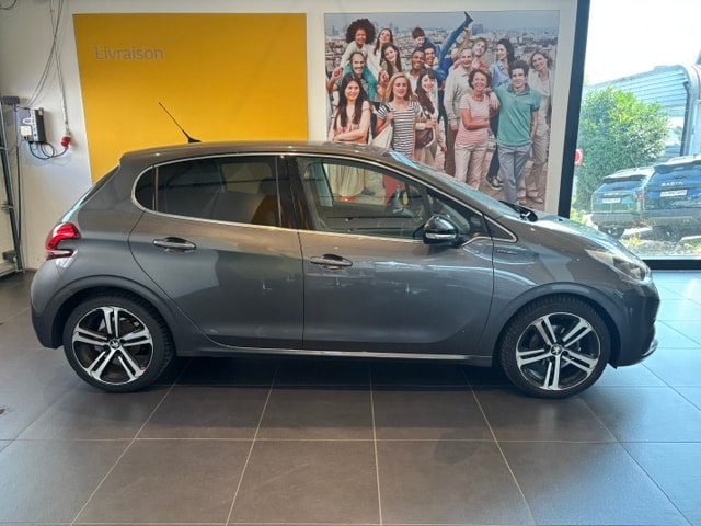 PEUGEOT 208 1.5 BlueHDi GT Line-showroom-element-1
