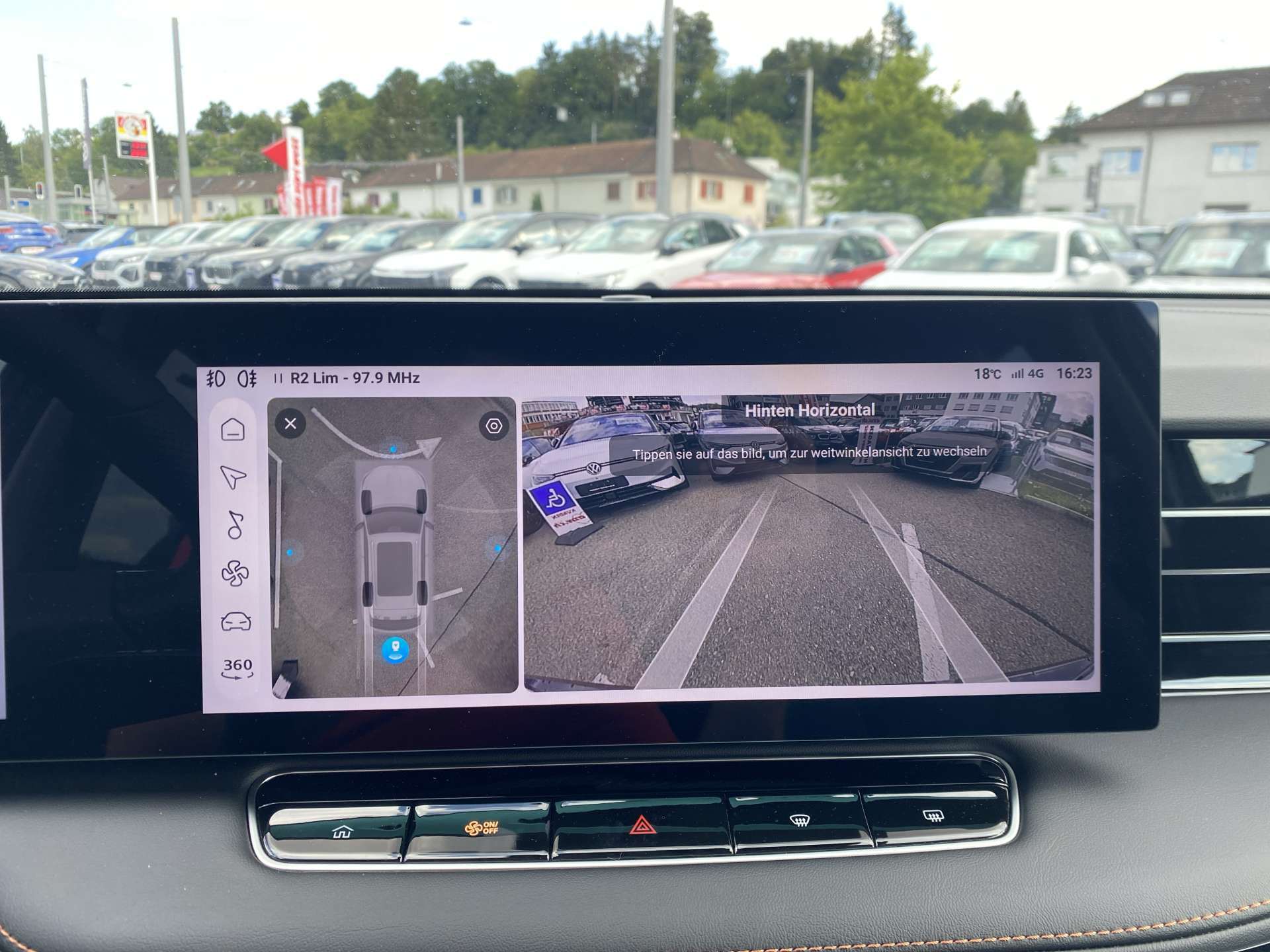 MG HS 1.5 T HEV+ Luxury 224PS Automat-image-9