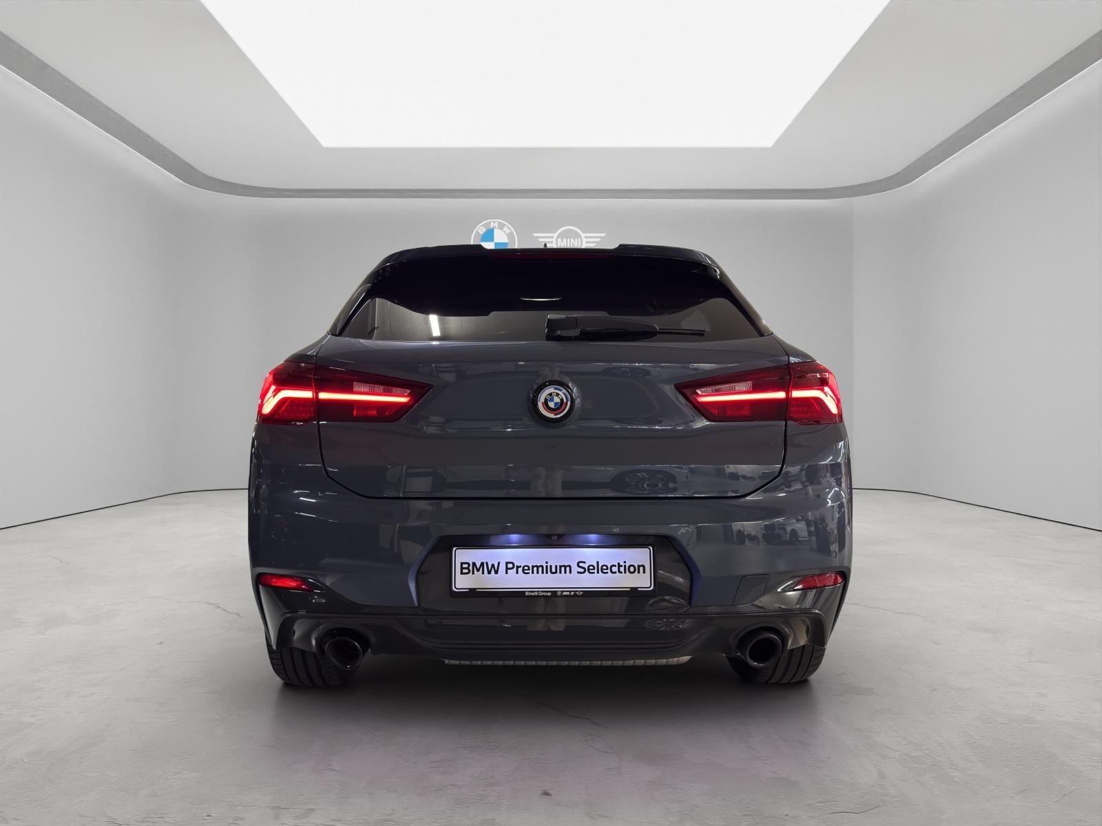 BMW X2 M35i-showroom-element-3
