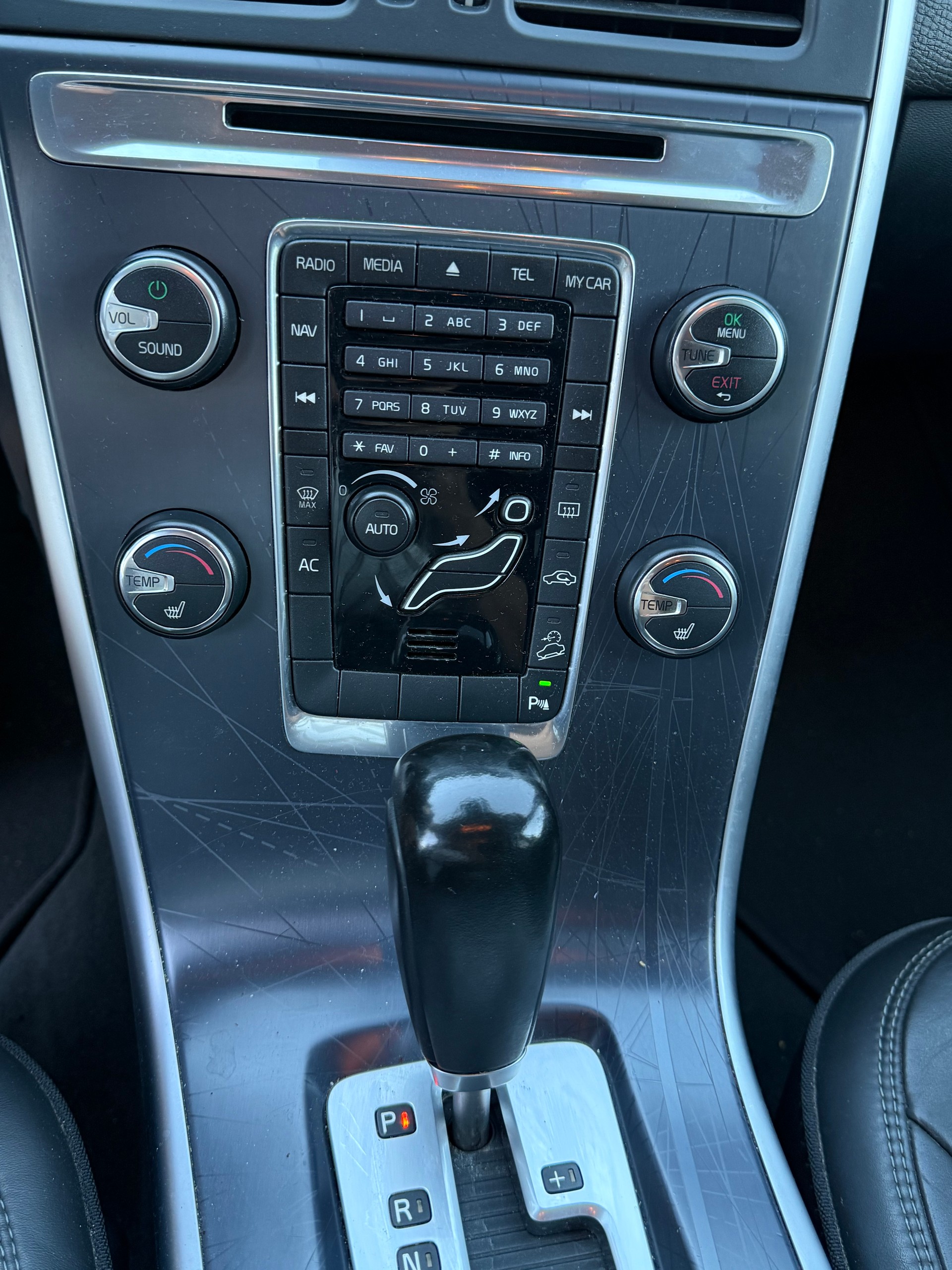 VOLVO XC60 D5 AWD OceanRace Geartronic-image-14