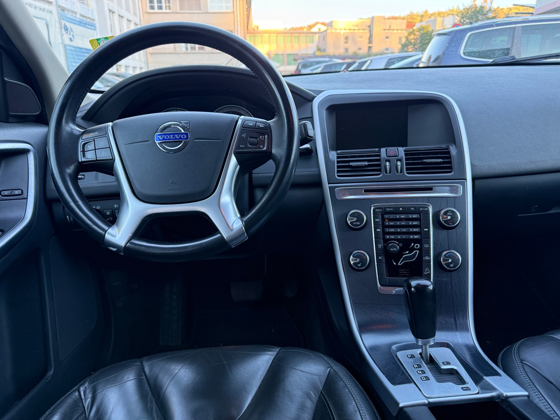 VOLVO XC60 D5 AWD OceanRace Geartronic-image-7