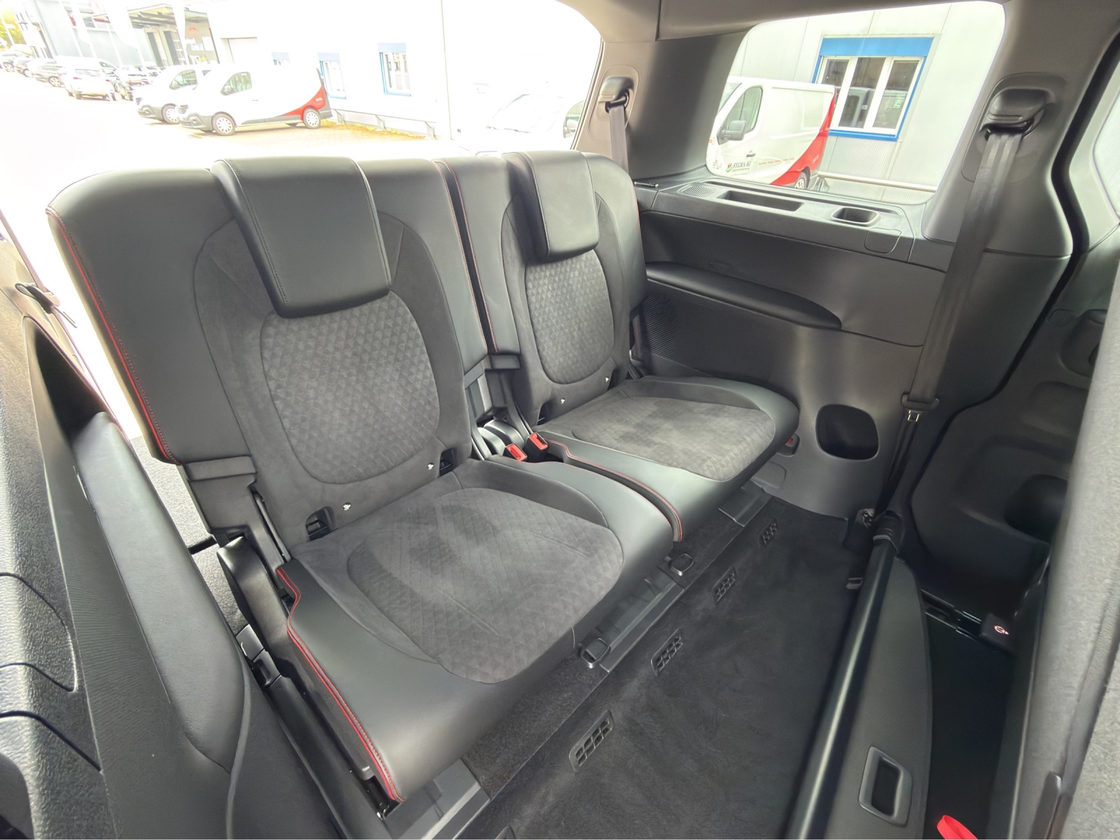 VW ID.Buzz LWB GTX 4 Motion-image-19