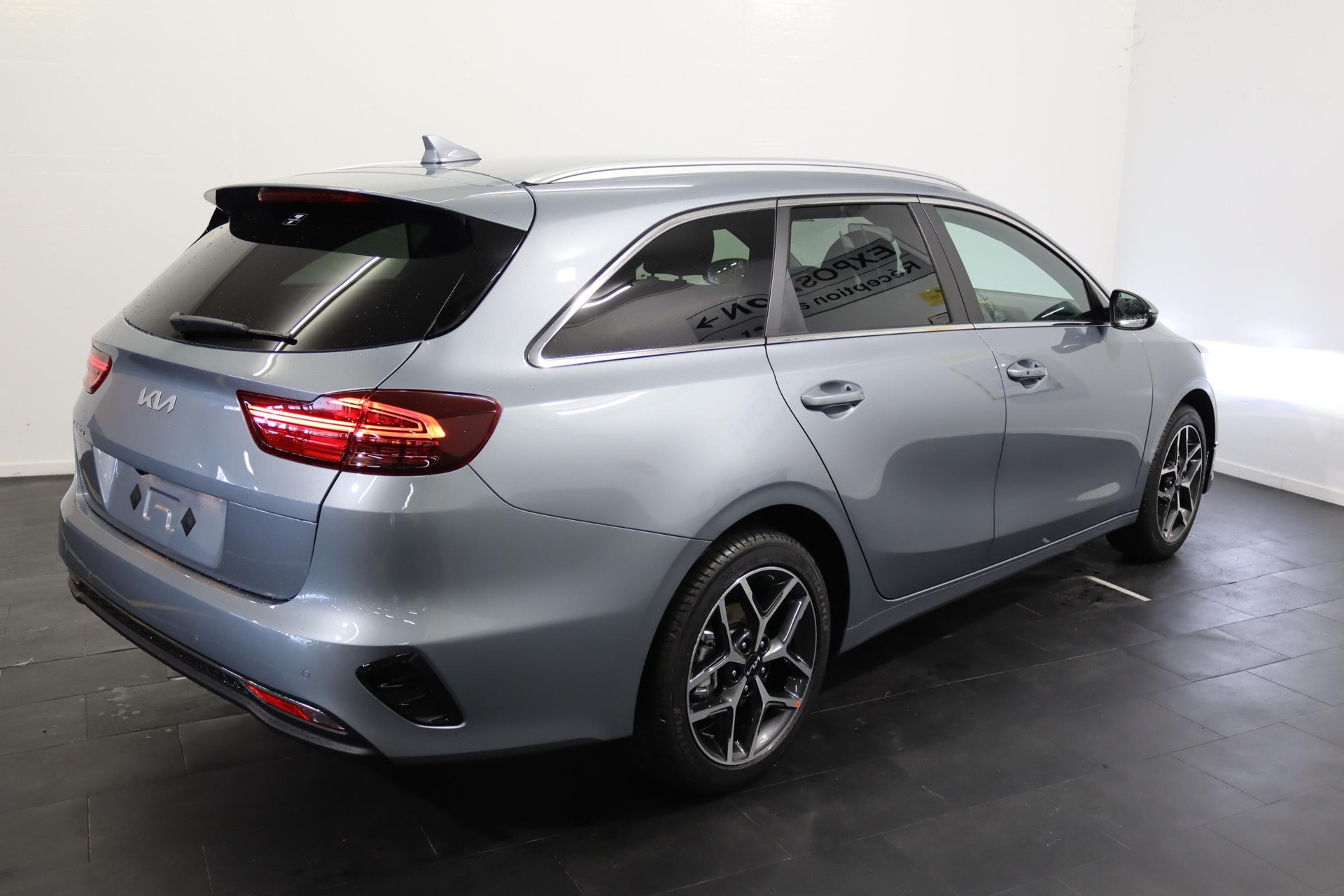 KIA Ceed 1.5 T-GDi Power,-showroom-element-1