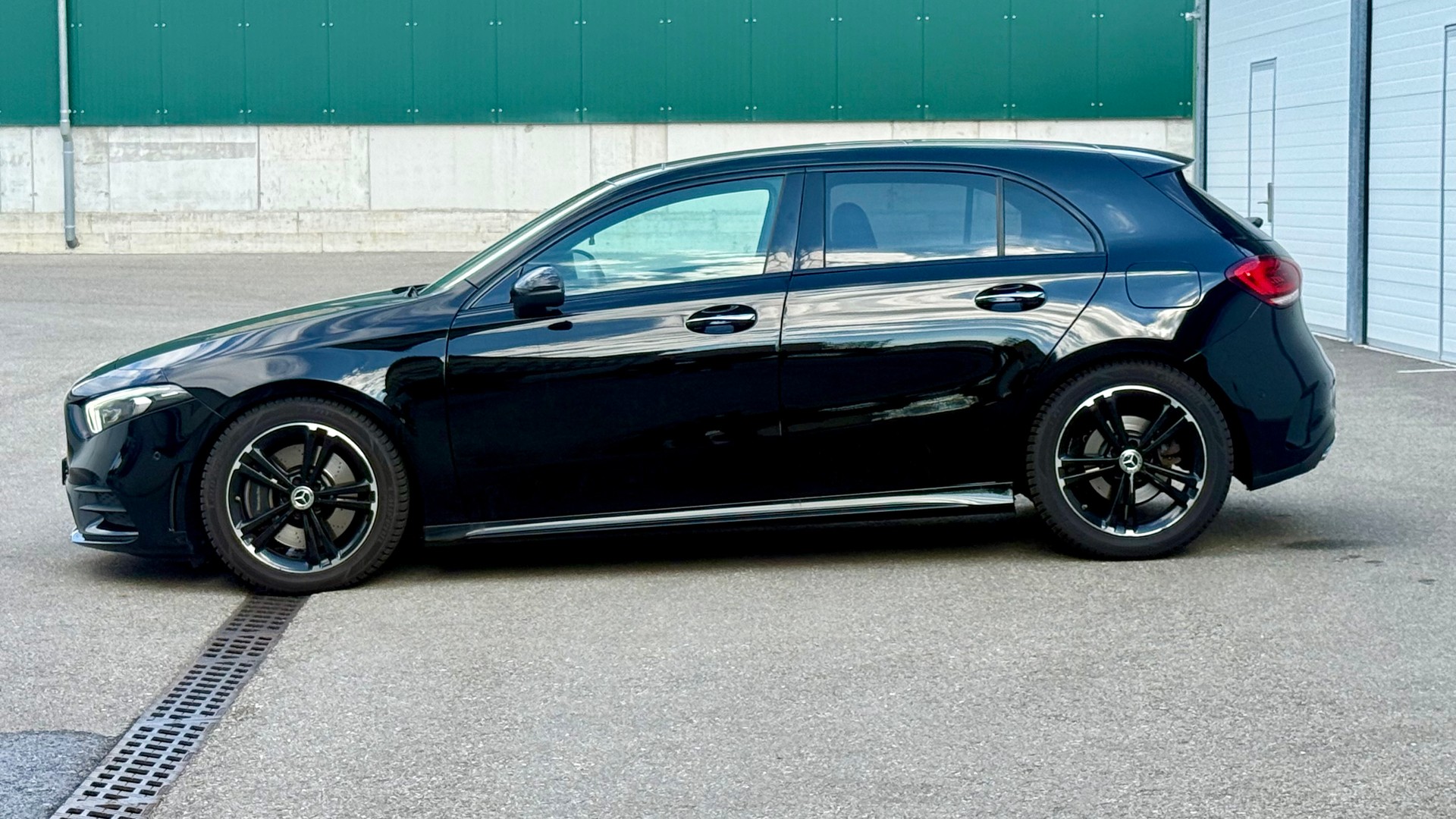 MERCEDES-BENZ A 250 4Matic AMG Line 4Matic 7G-DCT-showroom-element-3