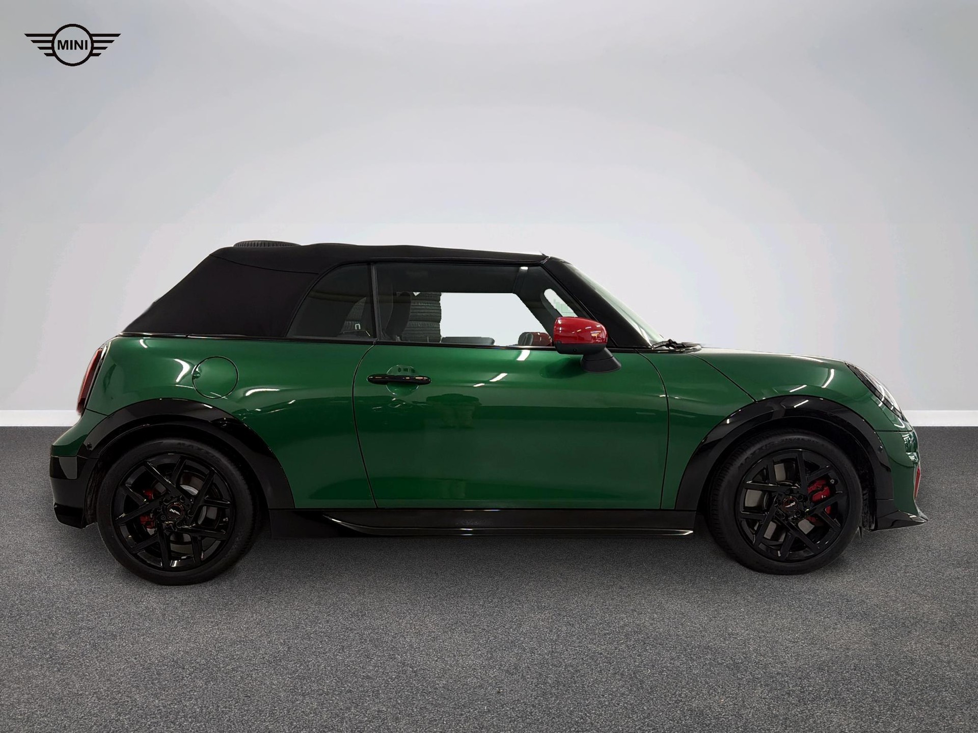 MINI John Cooper Works Cabrio-showroom-element-1