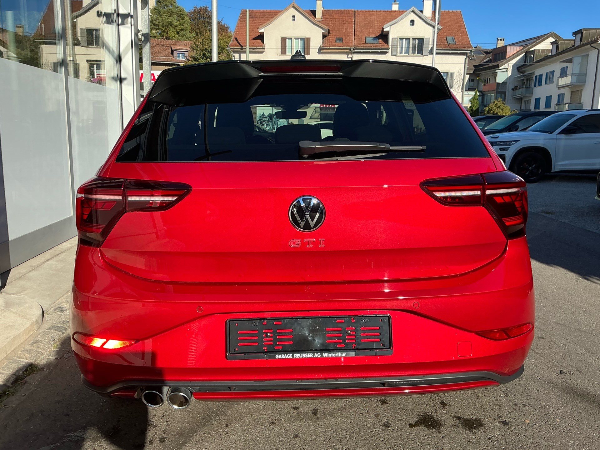 VW Polo GTI 2.0 TSI DSG *** PANORAMAGLASDACH & NAVI DISCOVER PRO ***-image-4
