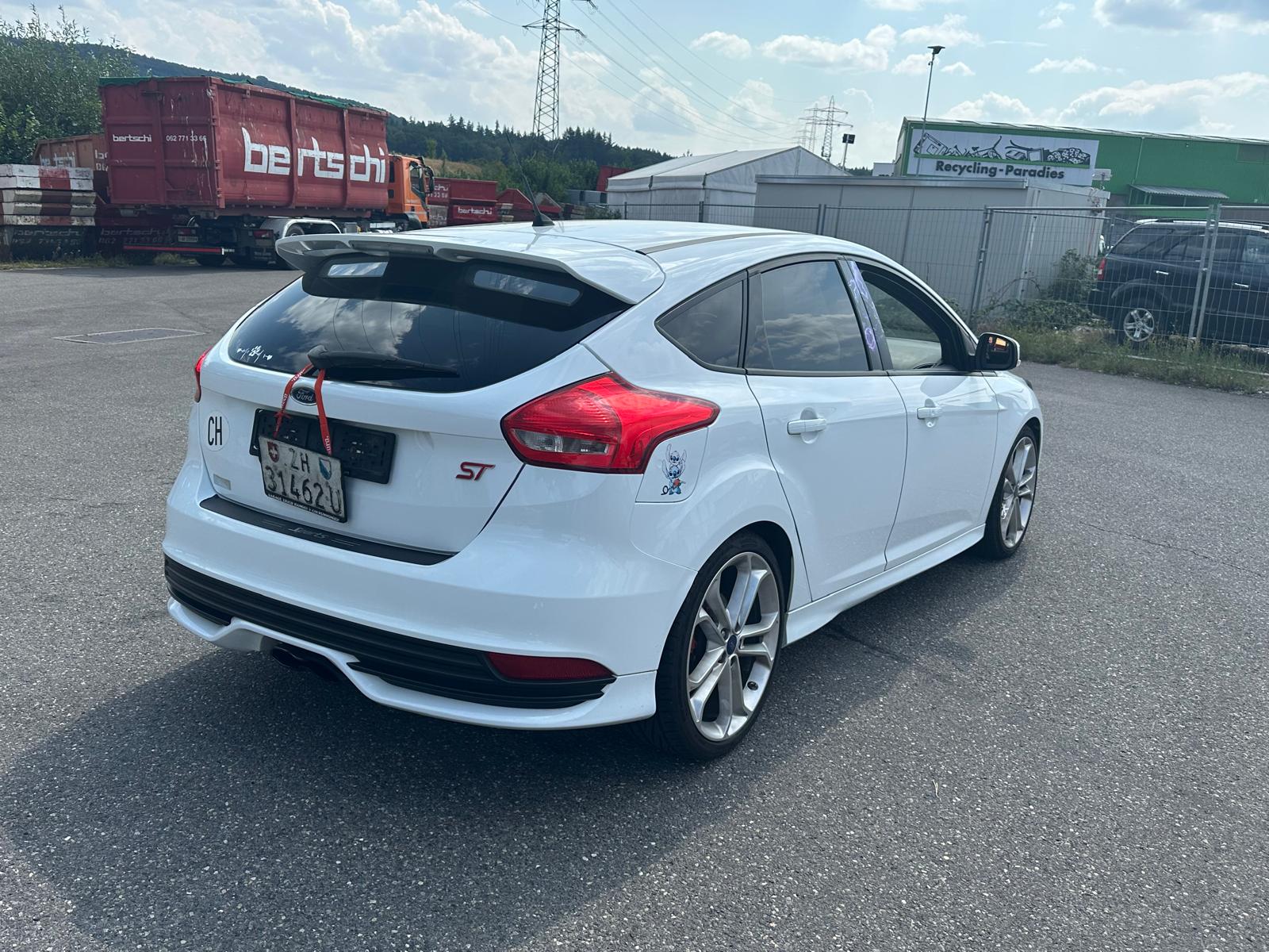 FORD Focus 2.0 SCTi ST2-image-7