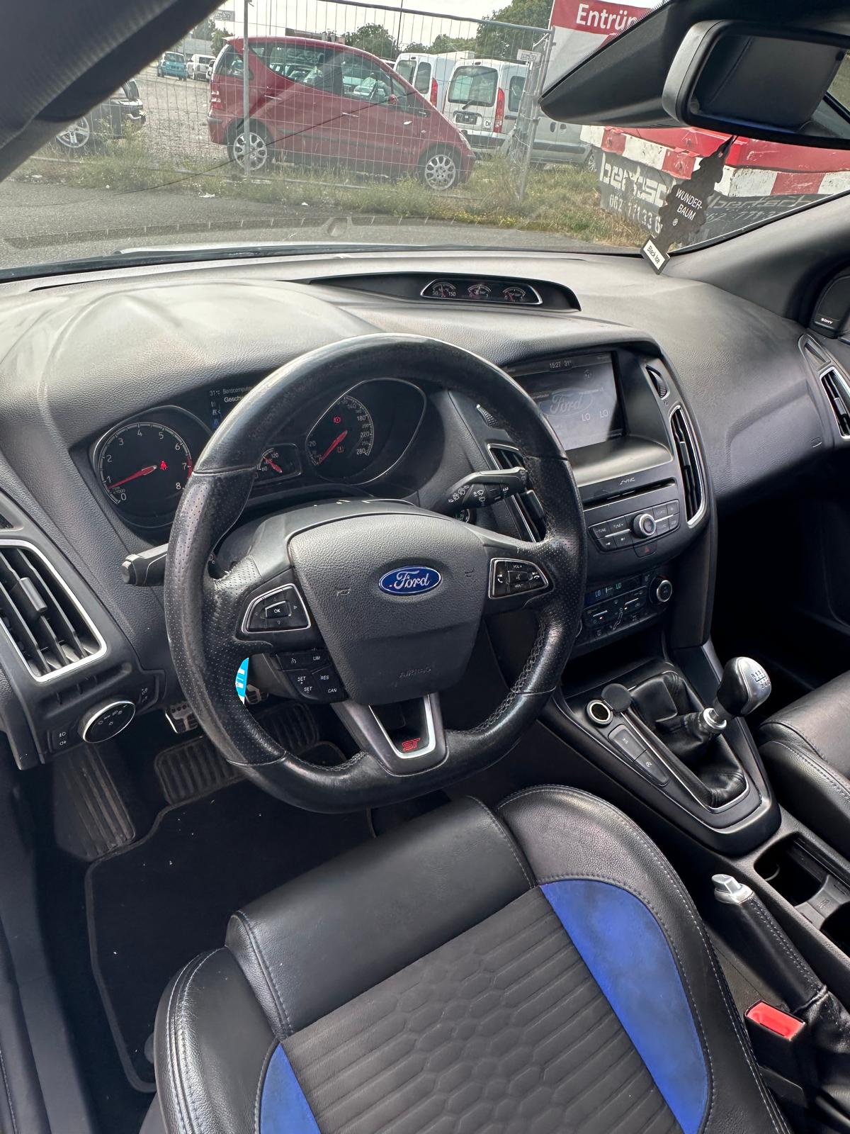 FORD Focus 2.0 SCTi ST2-image-5
