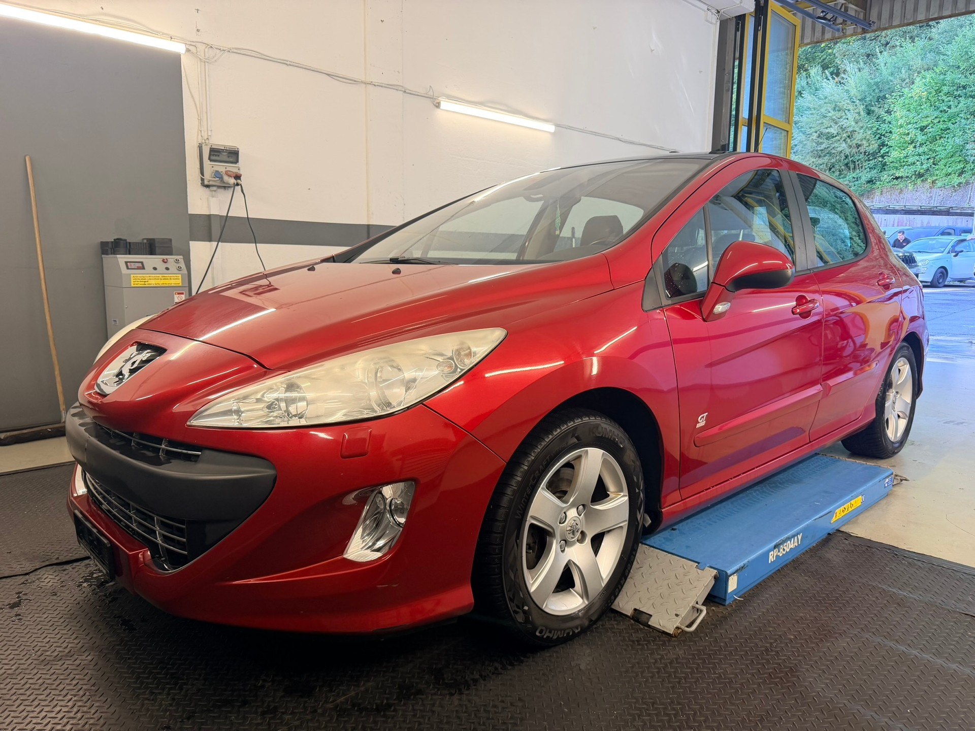 PEUGEOT 308 1.6 16V T GT 175