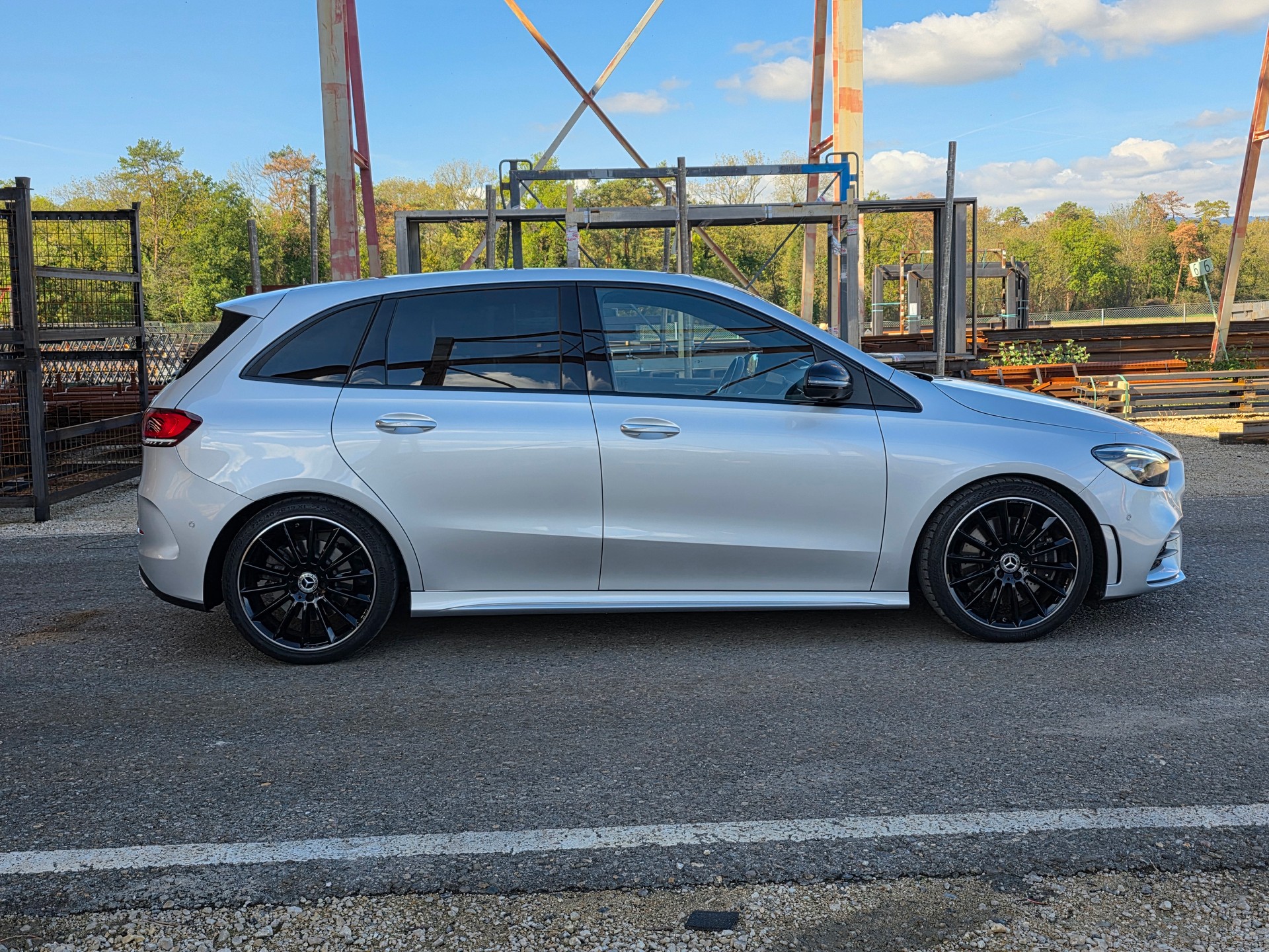 MERCEDES-BENZ B 250 4Matic AMG Line / Neu ab Mfk / AHK 1800kg-image-2