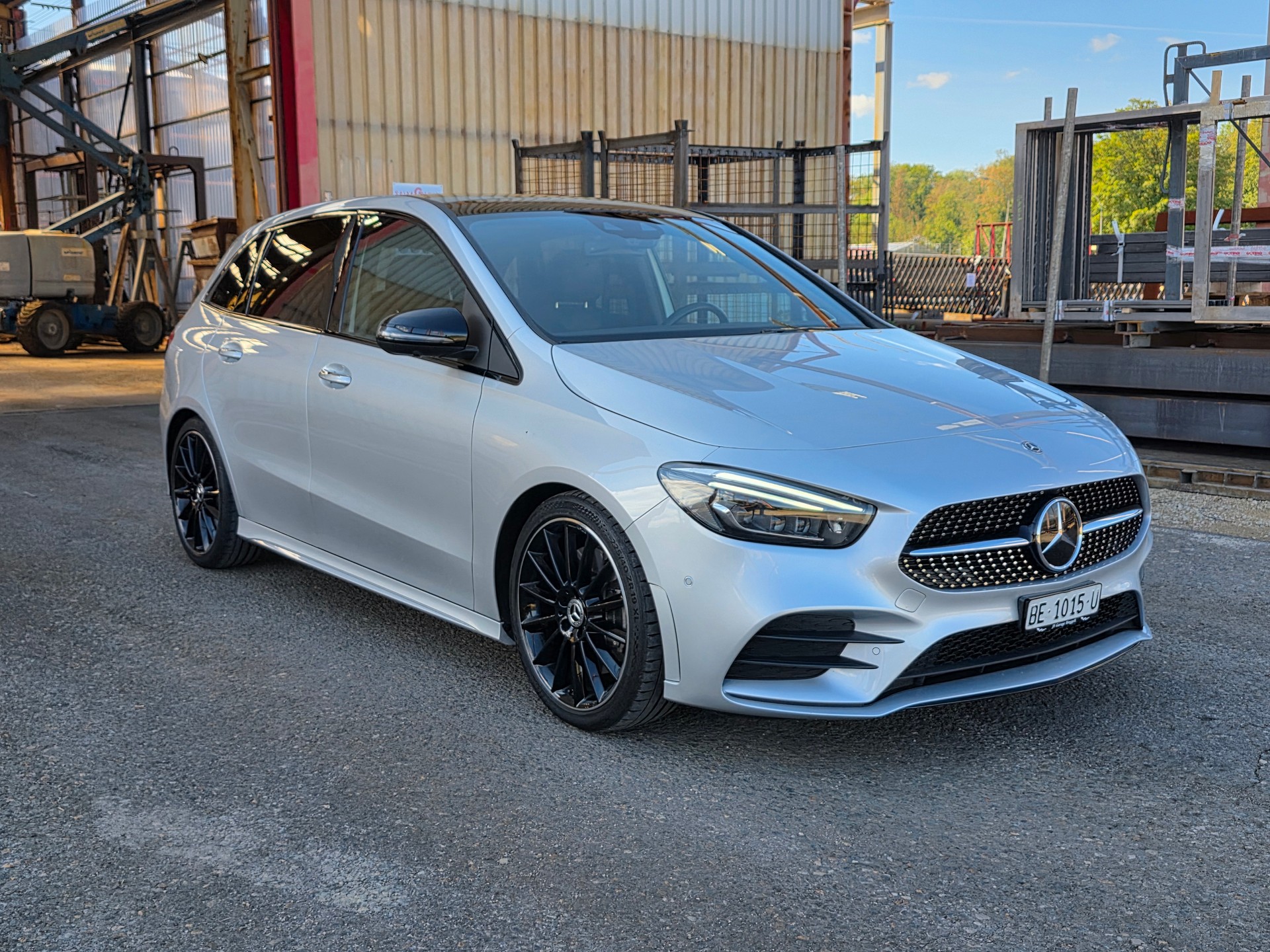 MERCEDES-BENZ B 250 4Matic AMG Line / Neu ab Mfk / AHK 1800kg