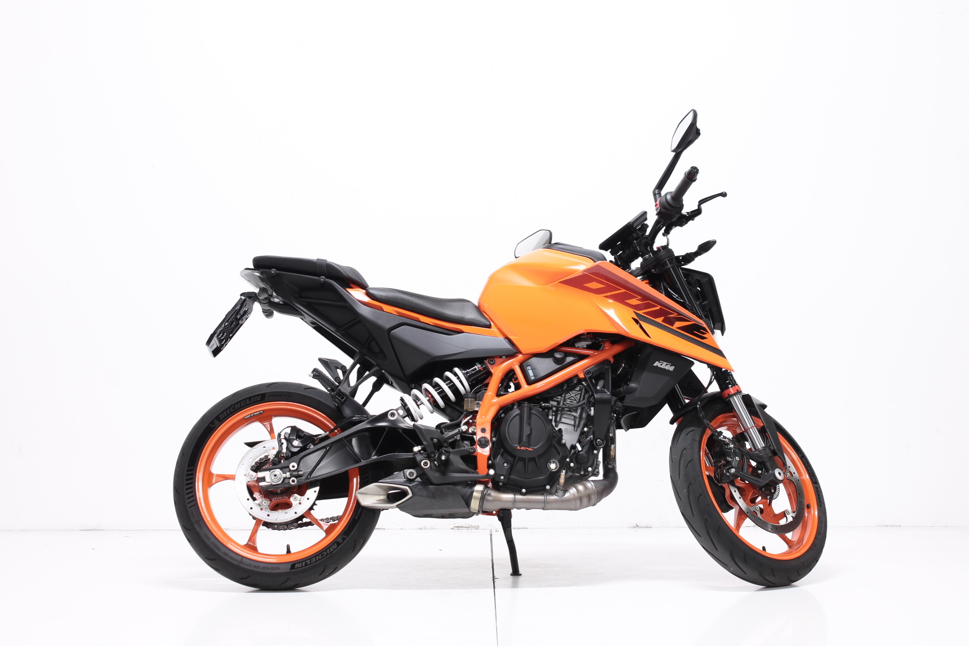 KTM 390 Duke-image-1