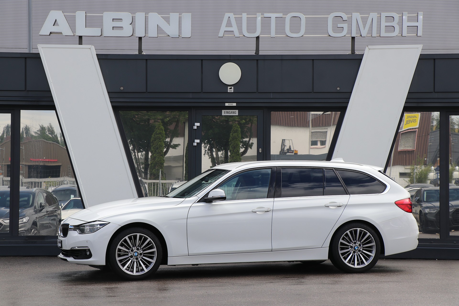 BMW 340i xDrive Touring Luxury Line Steptronic