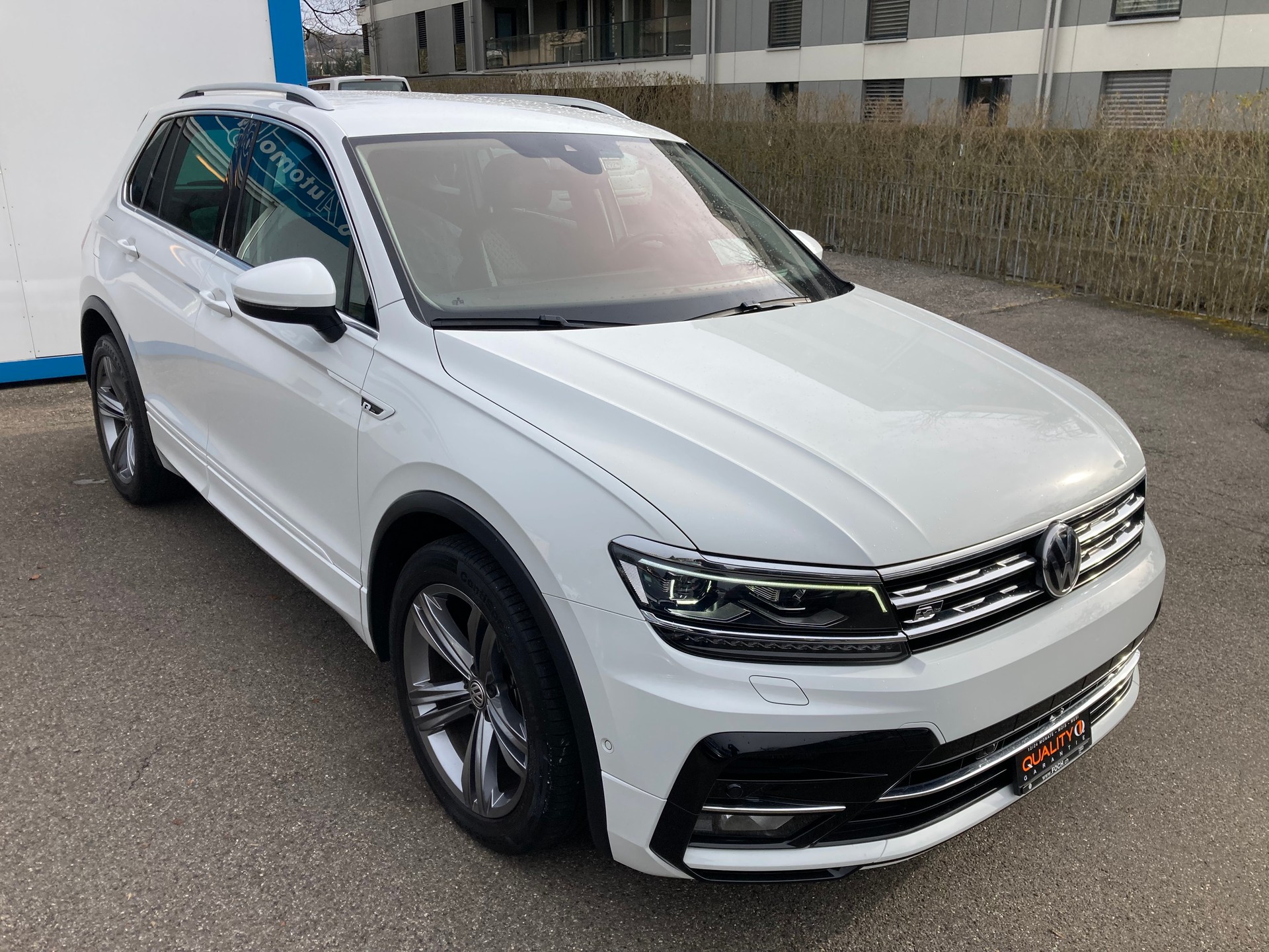 VW Tiguan 1.4TSI Comfortline 4Motion DSG R-LINE-image-4