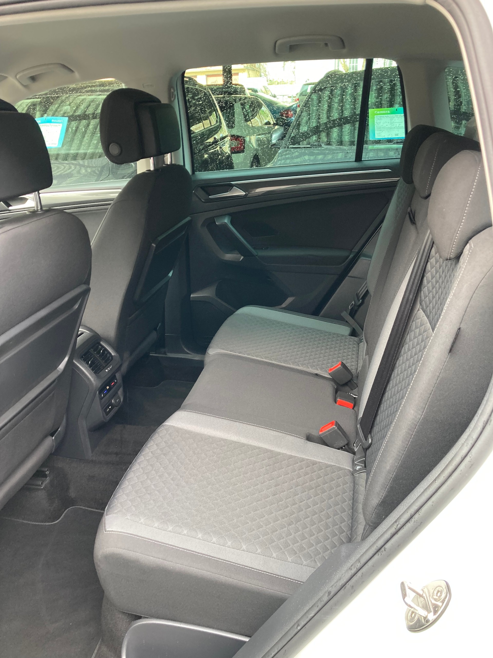 VW Tiguan 1.4TSI Comfortline 4Motion DSG R-LINE-image-8
