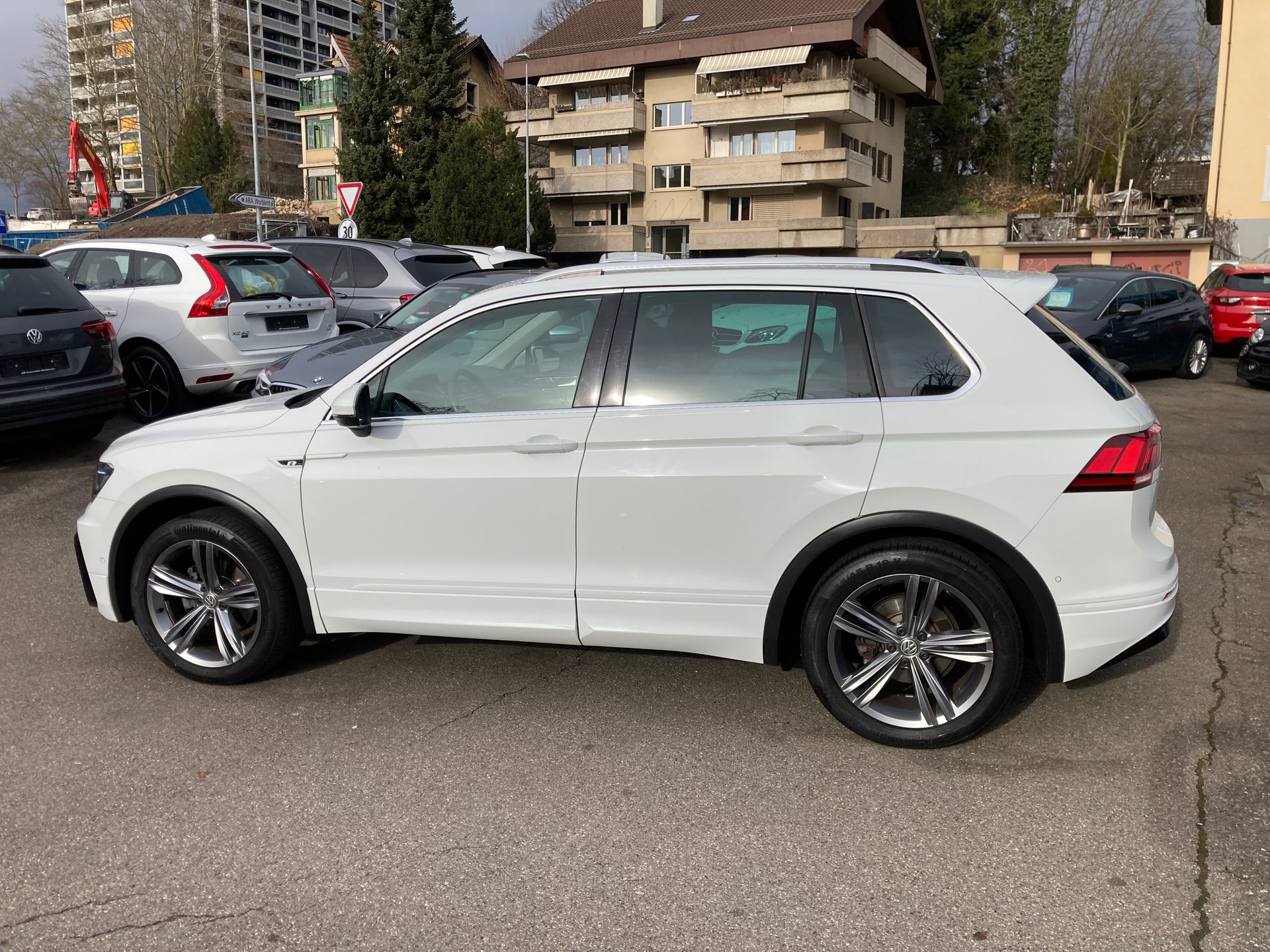 VW Tiguan 1.4TSI Comfortline 4Motion DSG R-LINE-image-1