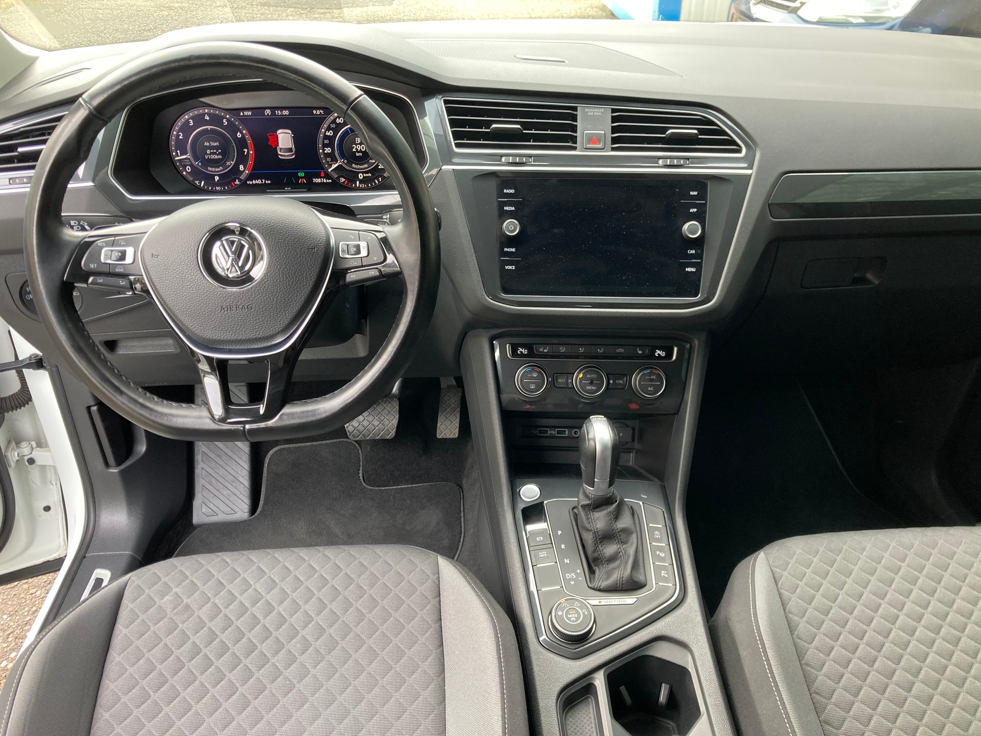 VW Tiguan 1.4TSI Comfortline 4Motion DSG R-LINE-image-9