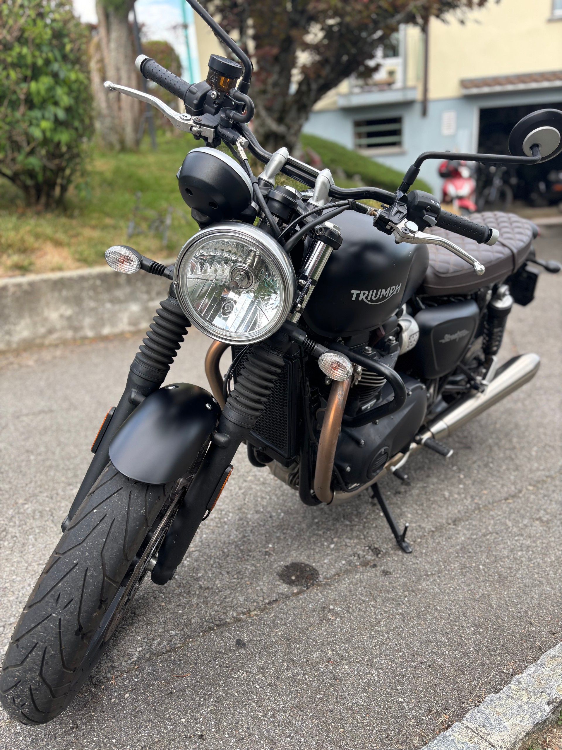 TRIUMPH Street Twin 900 i-image-1