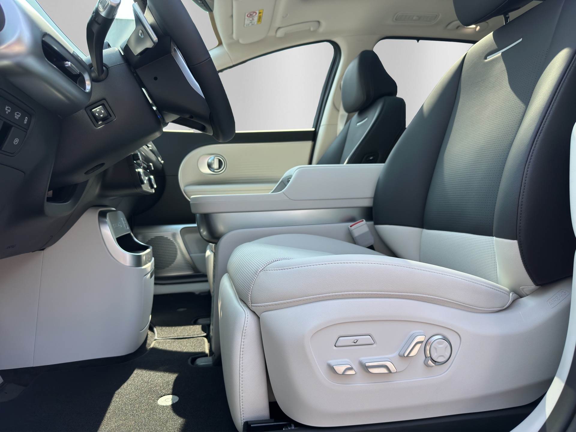 HYUNDAI Ioniq 9 110kWh Vertex 4WD-image-11