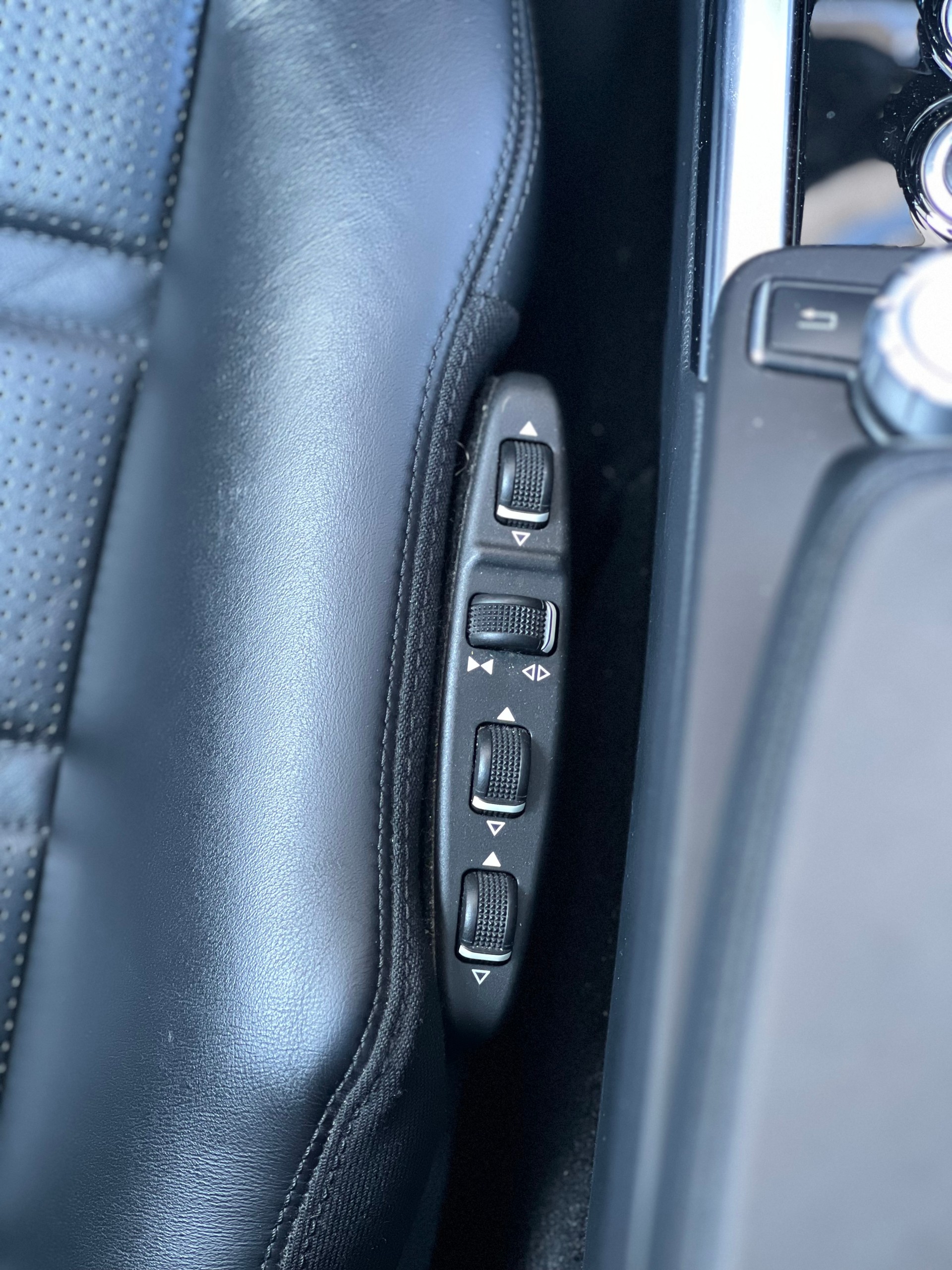 MERCEDES-BENZ E 63 AMG 4Matic Speedshift-image-14
