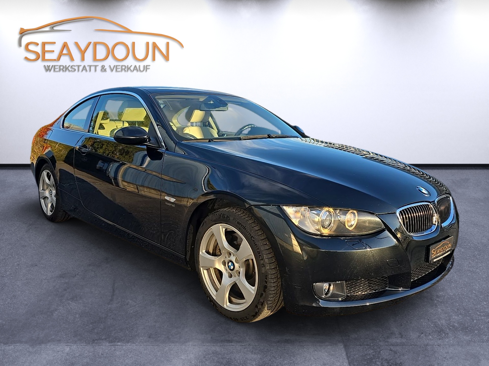 BMW 325xi Coupé-showroom-element-1