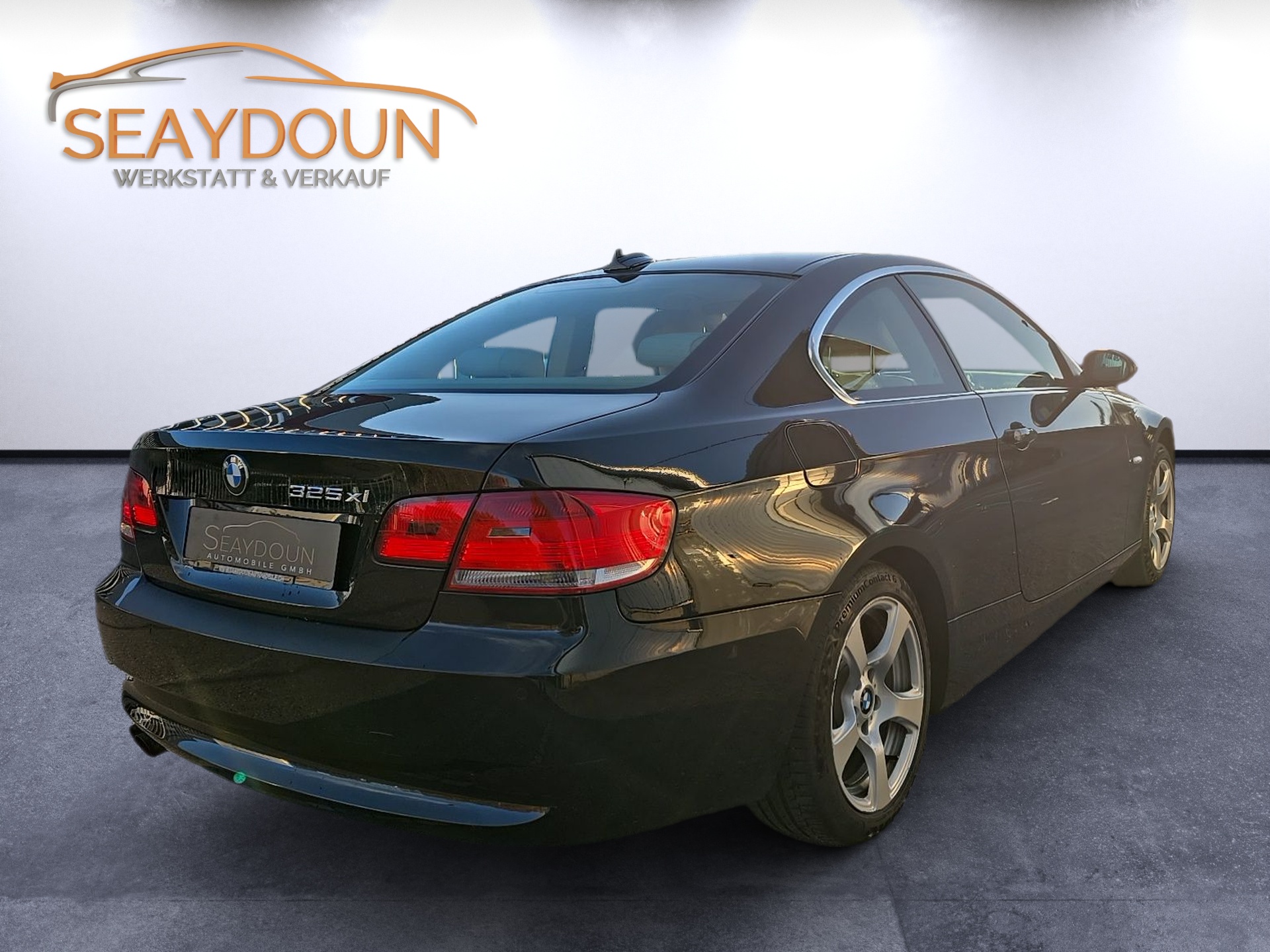 BMW 325xi Coupé-showroom-element-2