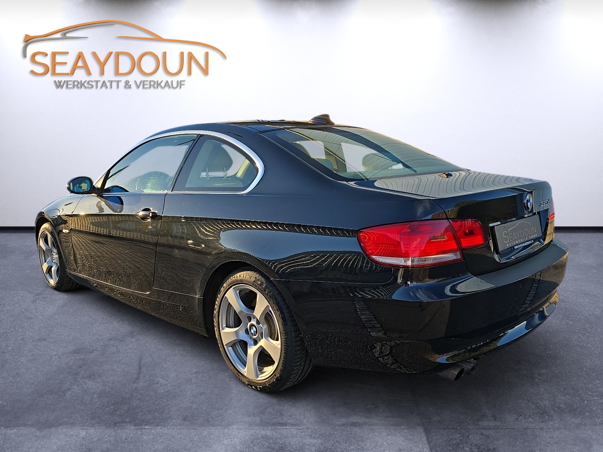 BMW 325xi Coupé-showroom-element-3