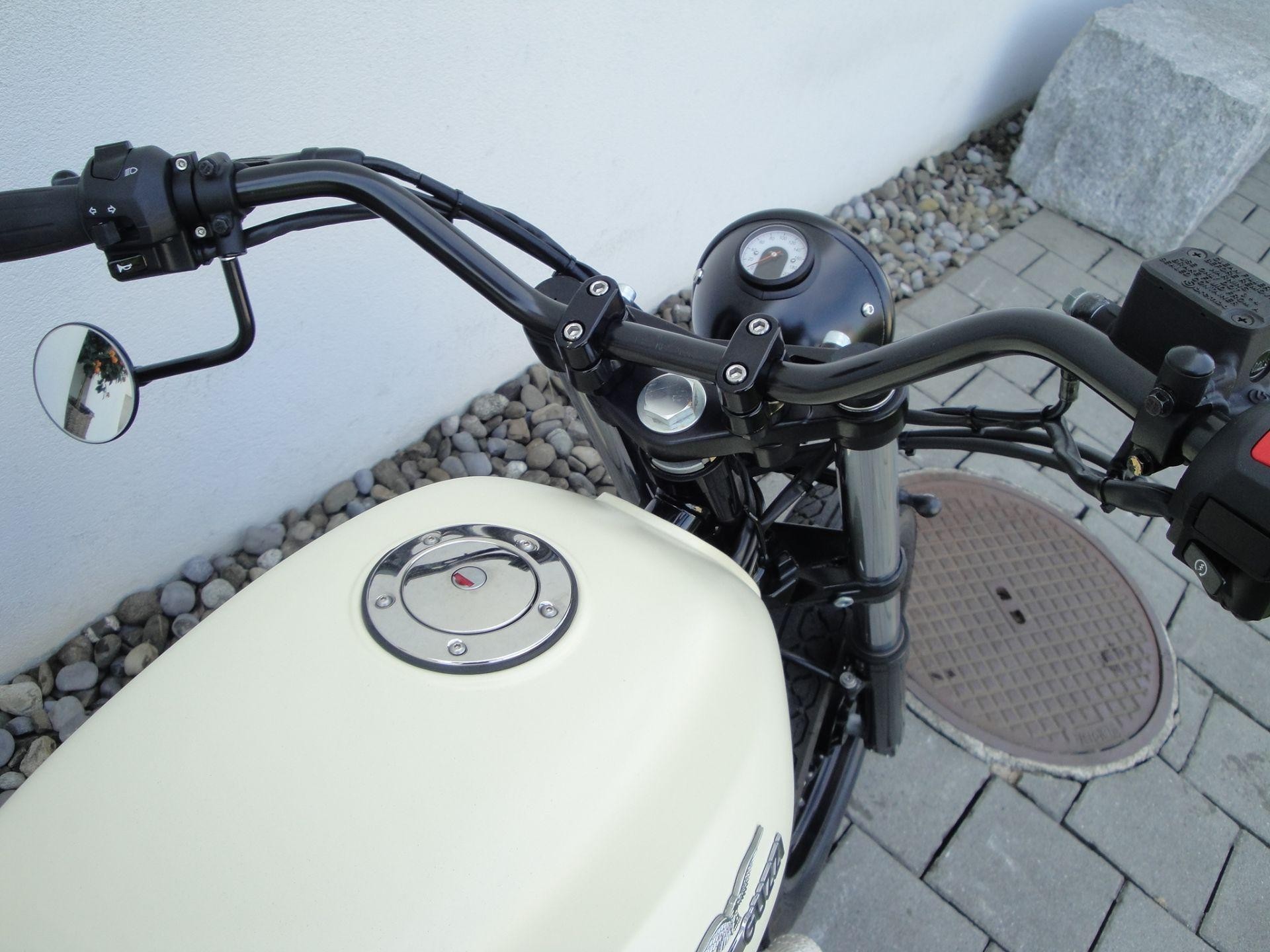 MOTO GUZZI V7 II Special Bobber-image-3
