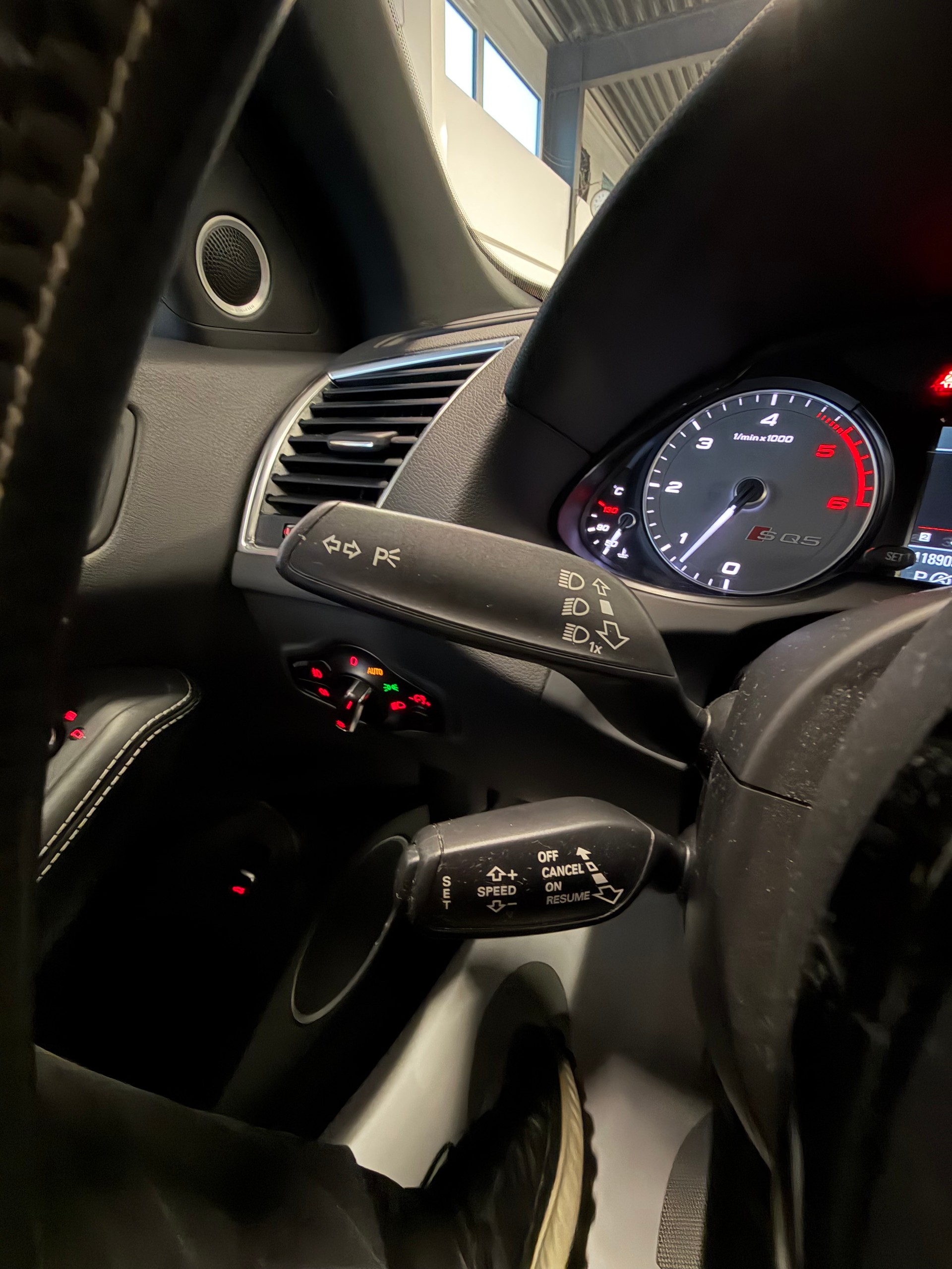 AUDI SQ5 3.0 TDI plus quattro tiptronic-image-18