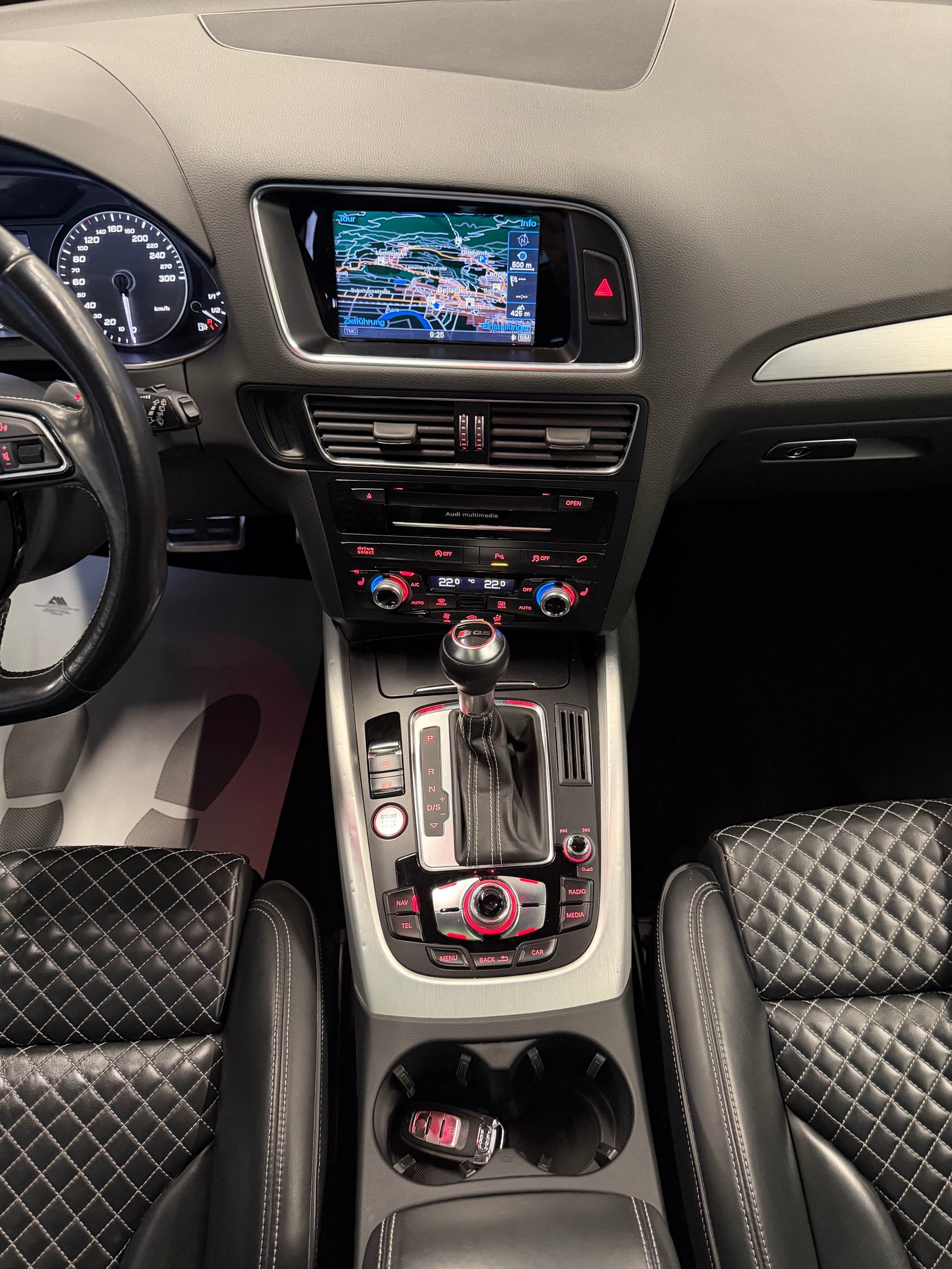 AUDI SQ5 3.0 TDI plus quattro tiptronic-image-12