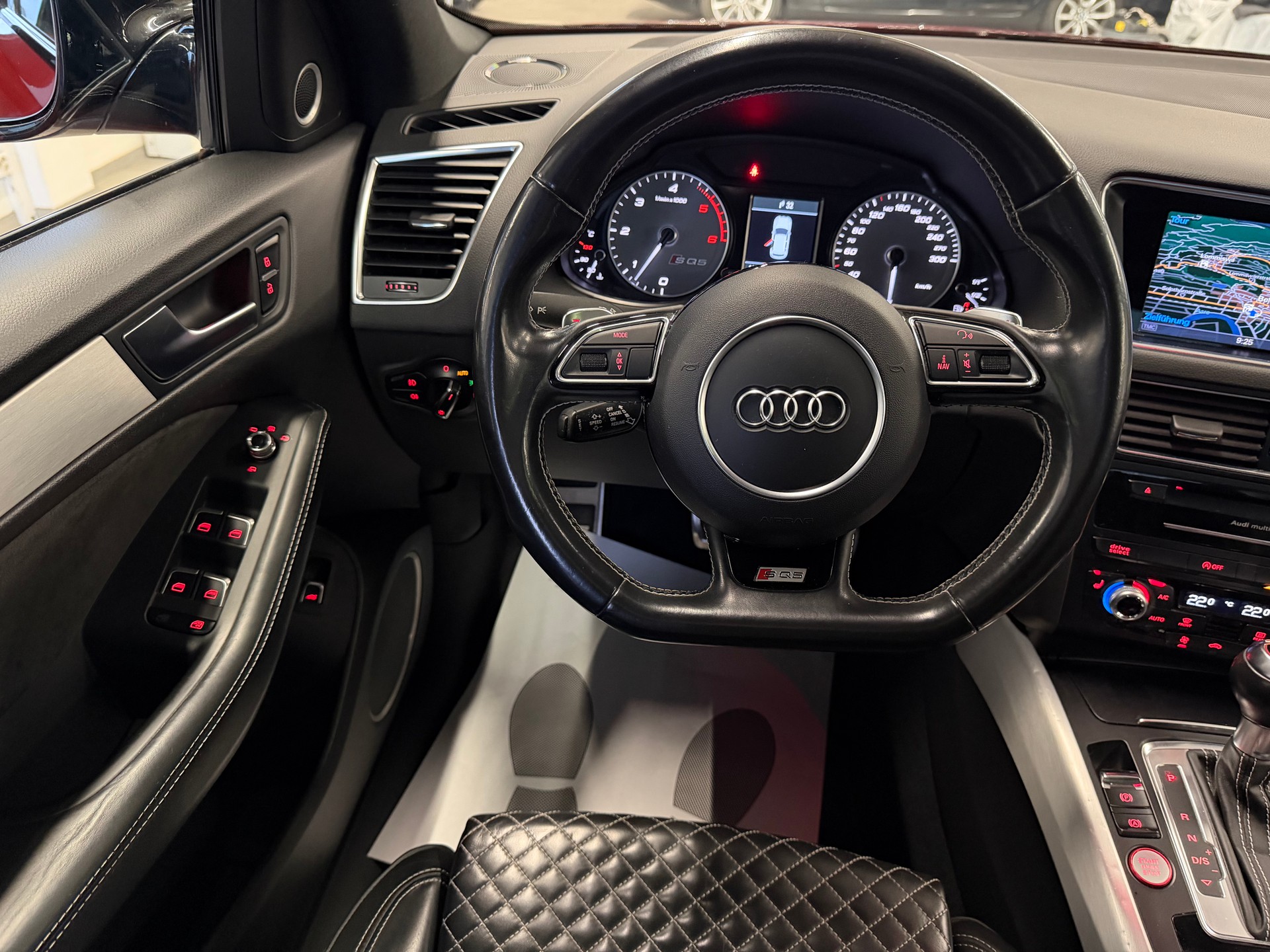 AUDI SQ5 3.0 TDI plus quattro tiptronic-image-13