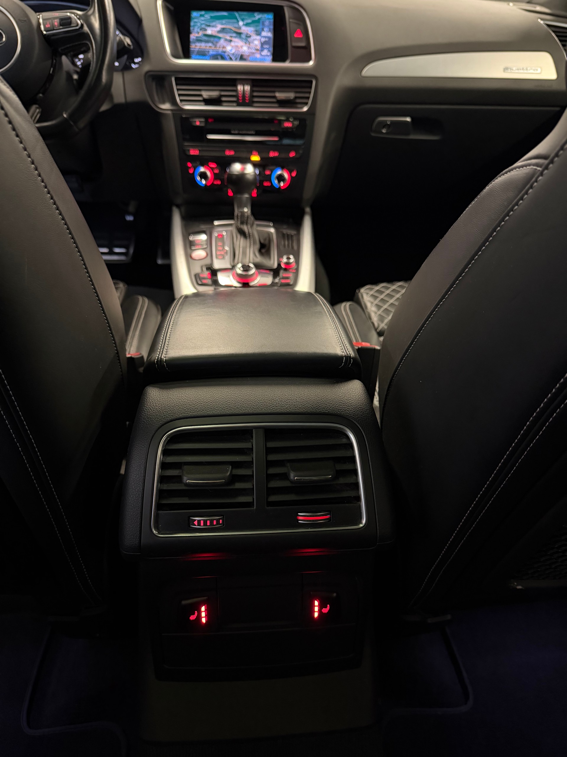 AUDI SQ5 3.0 TDI plus quattro tiptronic-image-14