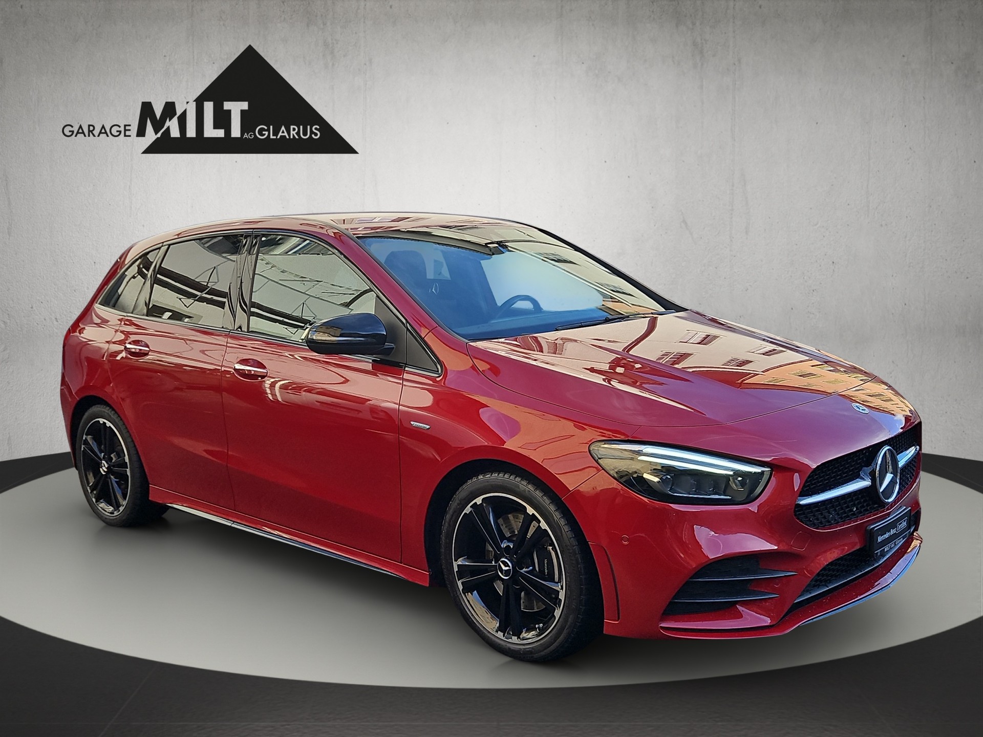 MERCEDES-BENZ B 220 d Swiss Star AMG Line 4matic-showroom-element-1