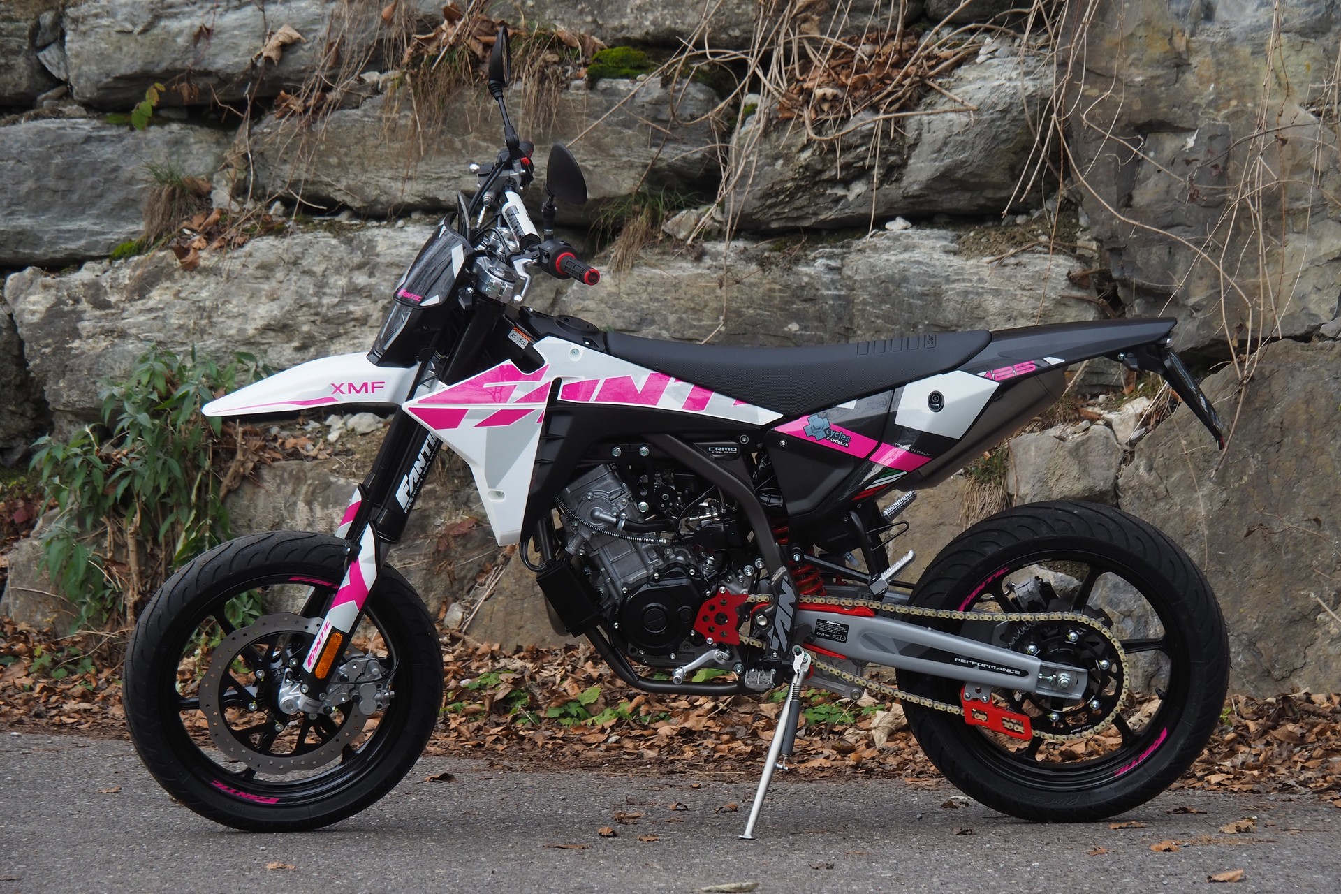 FANTIC Pink Edition-image-3