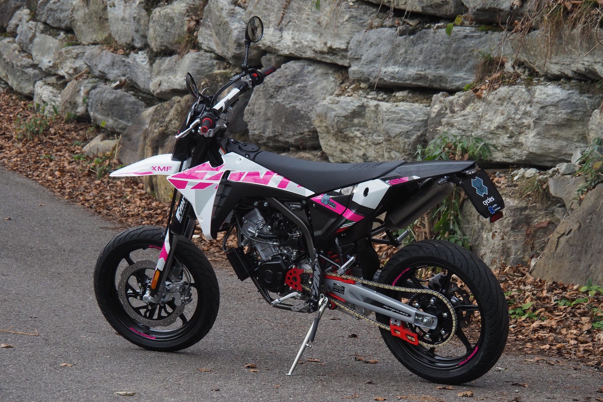 FANTIC Pink Edition-image-5