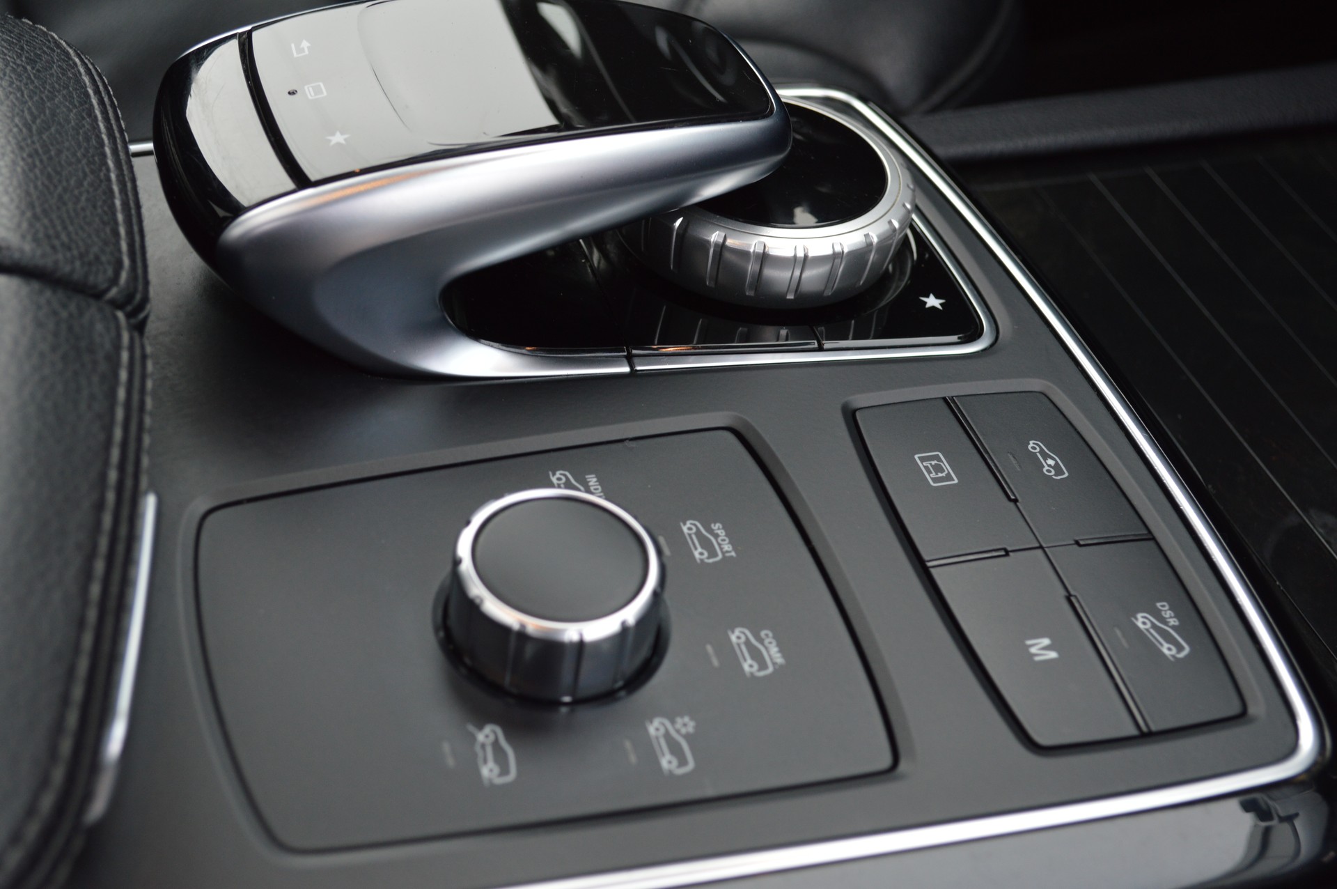 MERCEDES-BENZ GLS 350 d 4Matic 9G-TRONIC-image-21