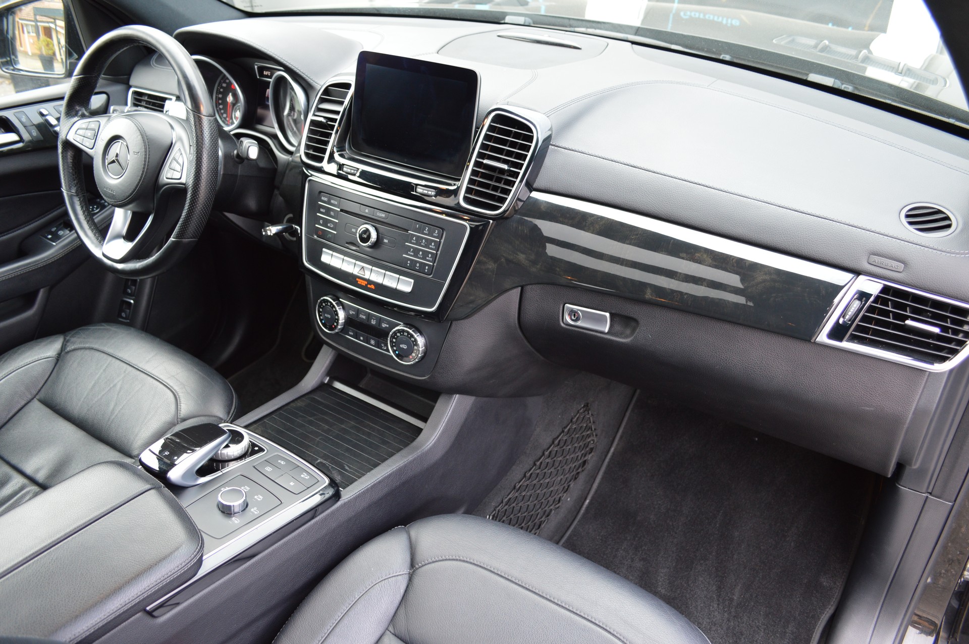 MERCEDES-BENZ GLS 350 d 4Matic 9G-TRONIC-image-9