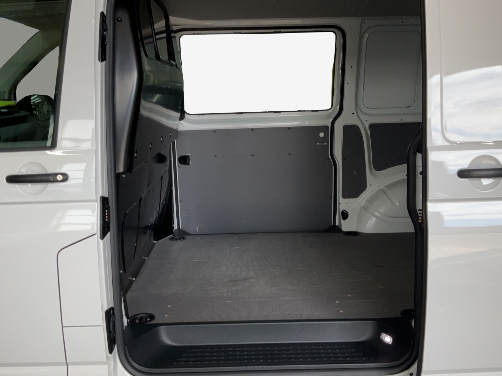 VW T6.1 2.0 TDI 4Motion-image-11